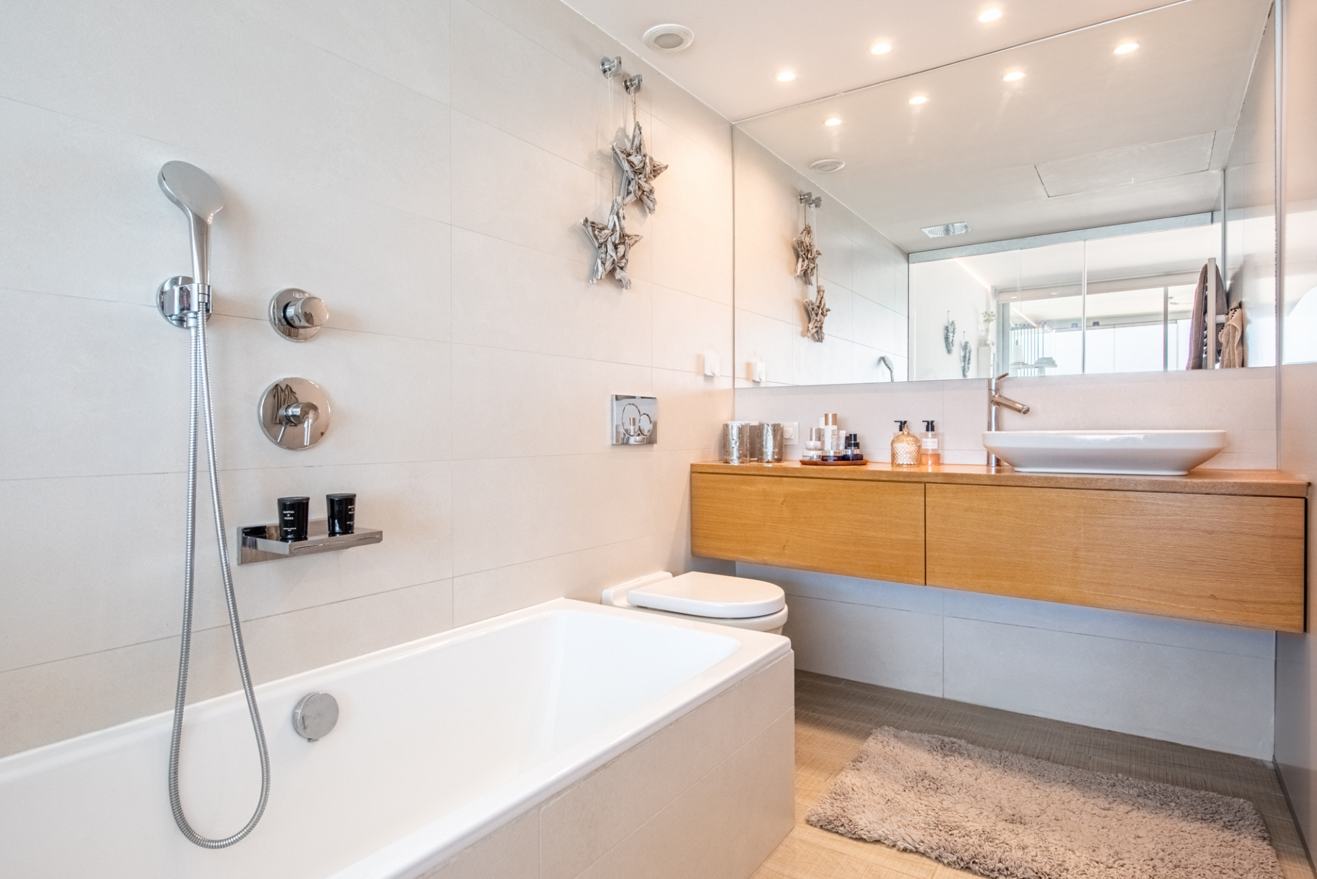 Apartamento de tres dormitorios con vistas panorámicas al mar en MedOne, El Higuerón