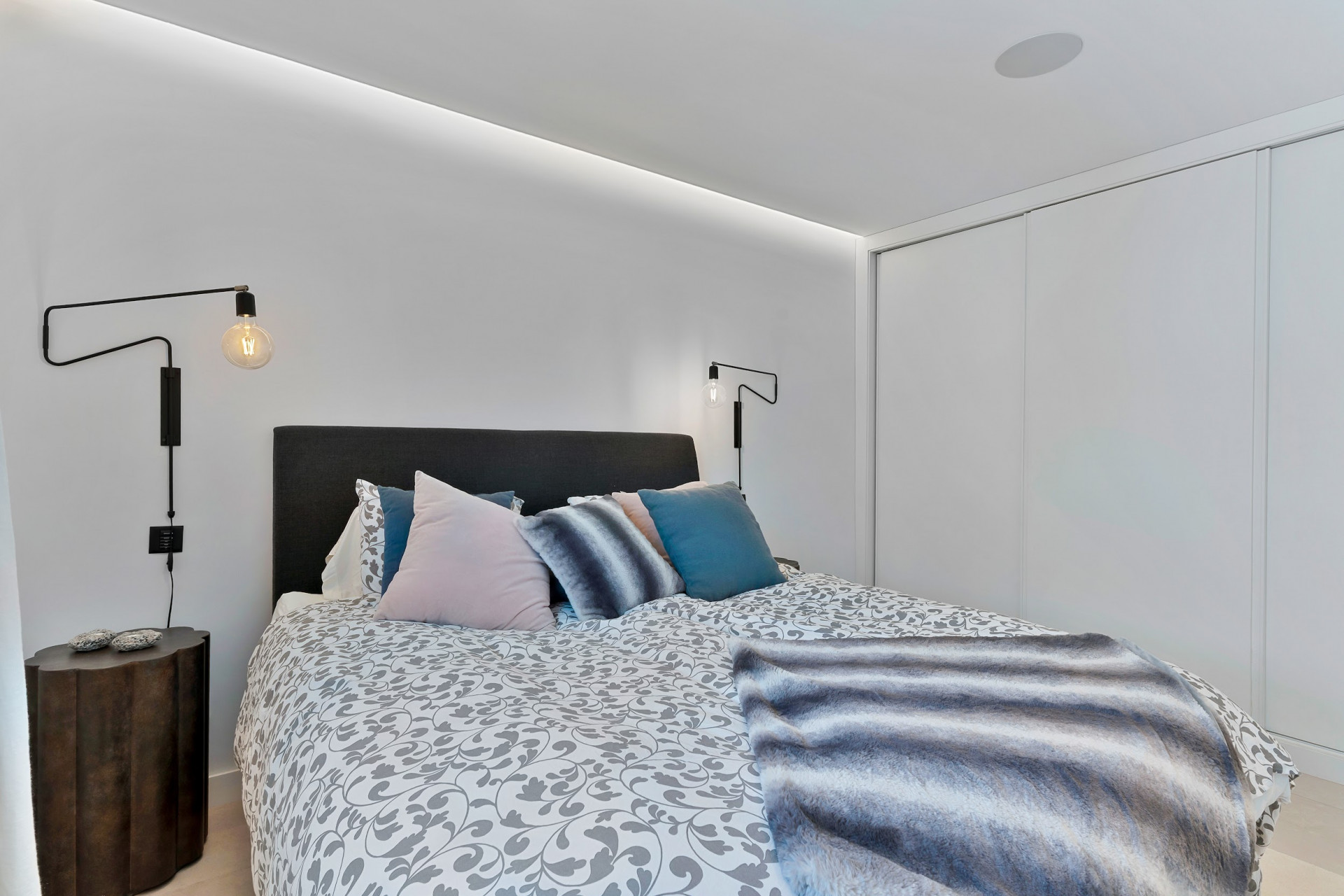 Duplex penthouse in a prime location in Puerto Banus