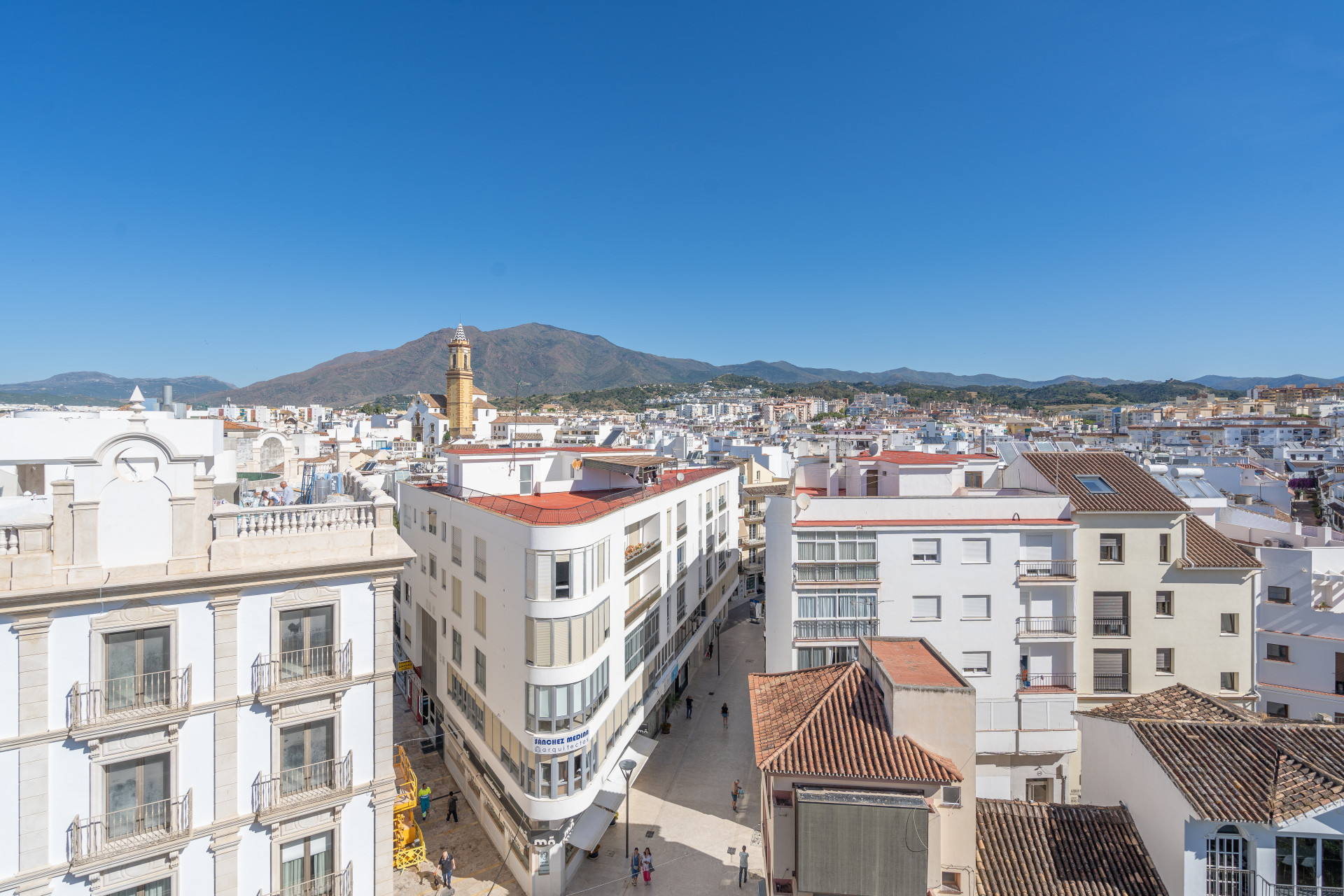 Estepona, ático, primera línea, playa, vistas al mar, 4 dormitorios, lujo