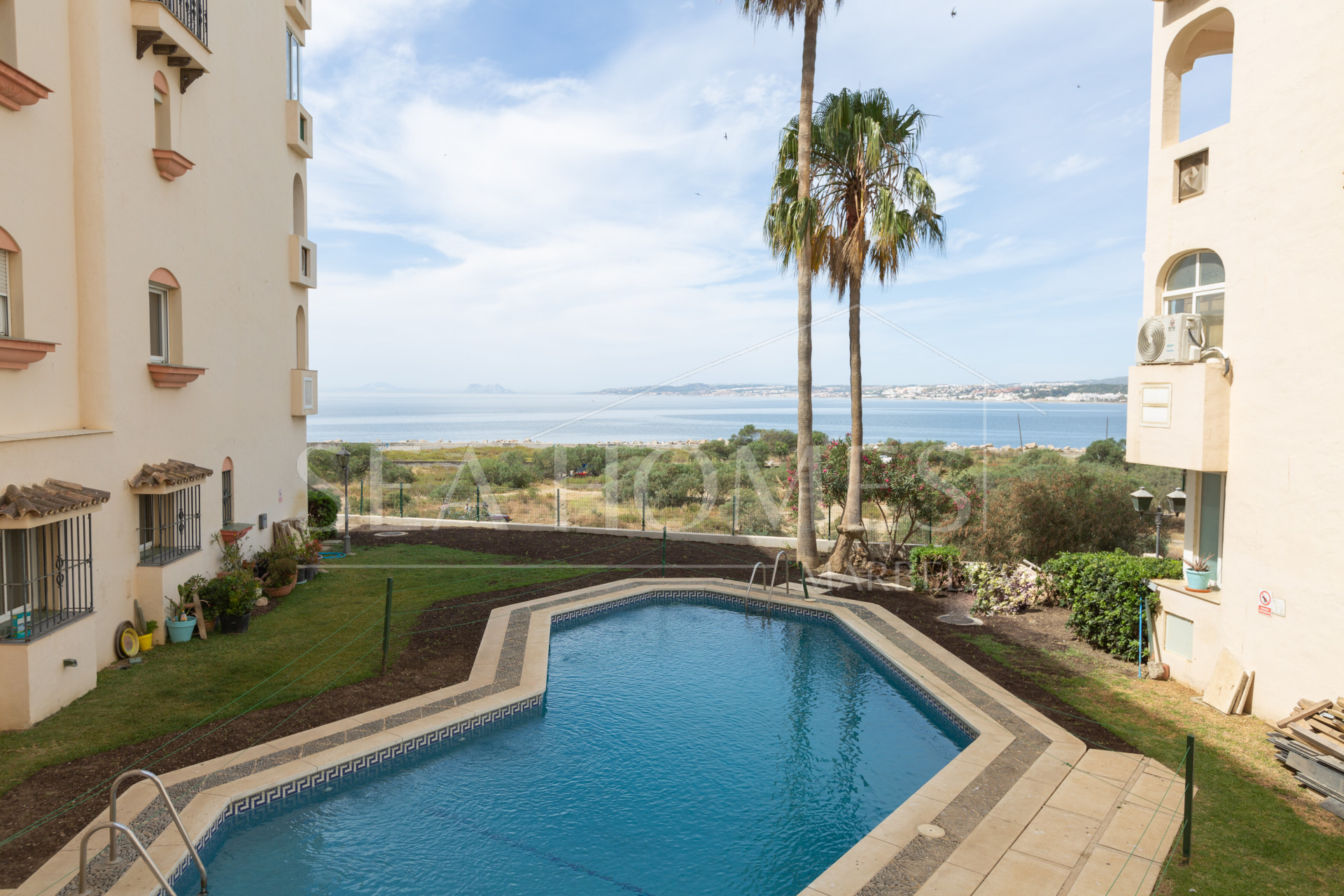 Stunning Renovated Beachfront Studio in Estepona