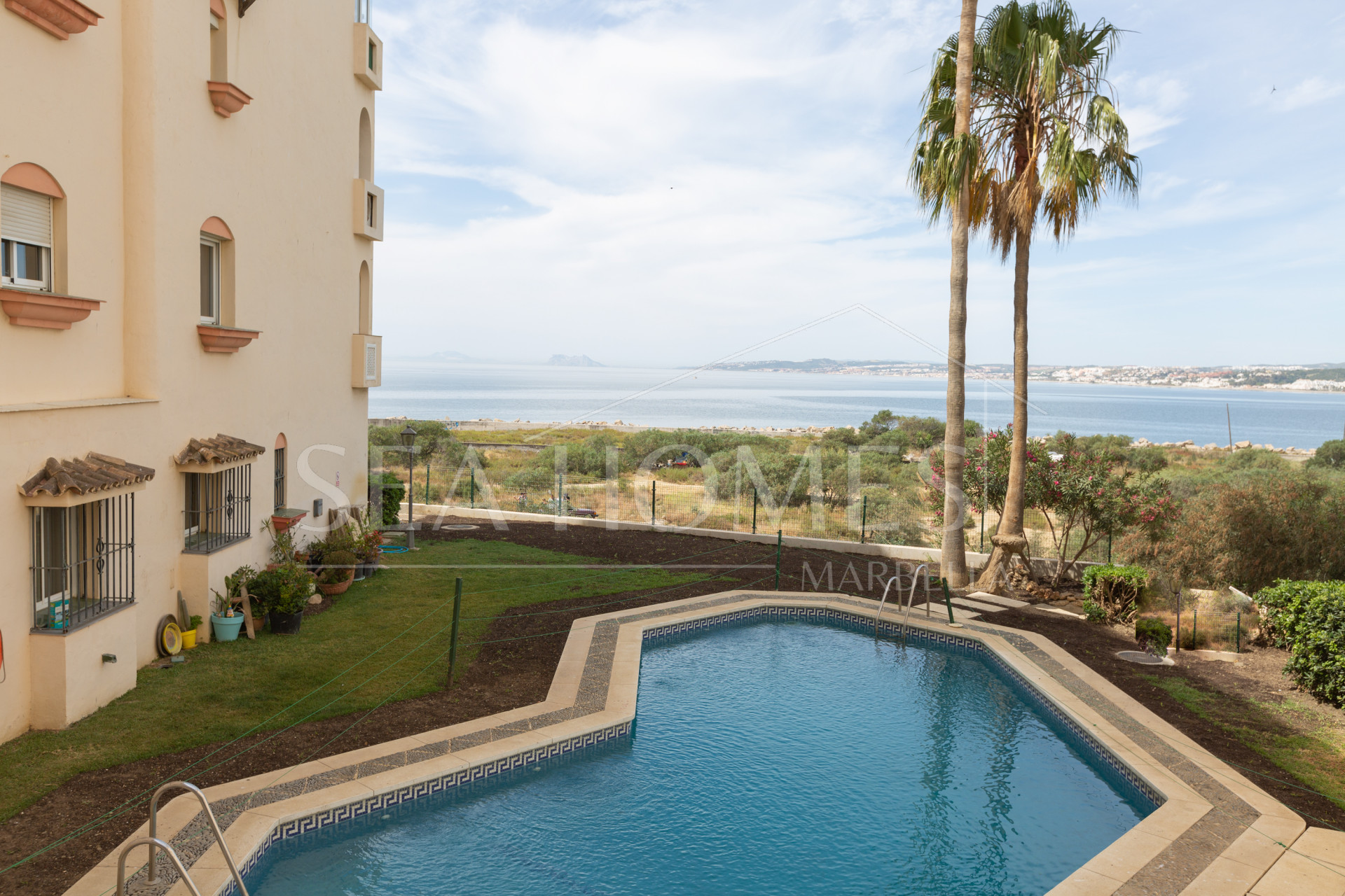 Stunning Renovated Beachfront Studio in Estepona