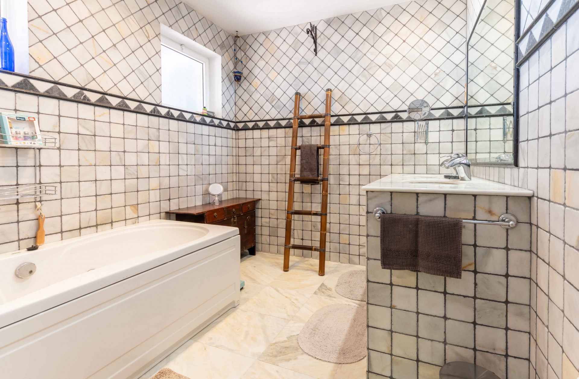 Villa rústica andaluza en Mijas pueblo con vistas panorámicas al mar y la montaña