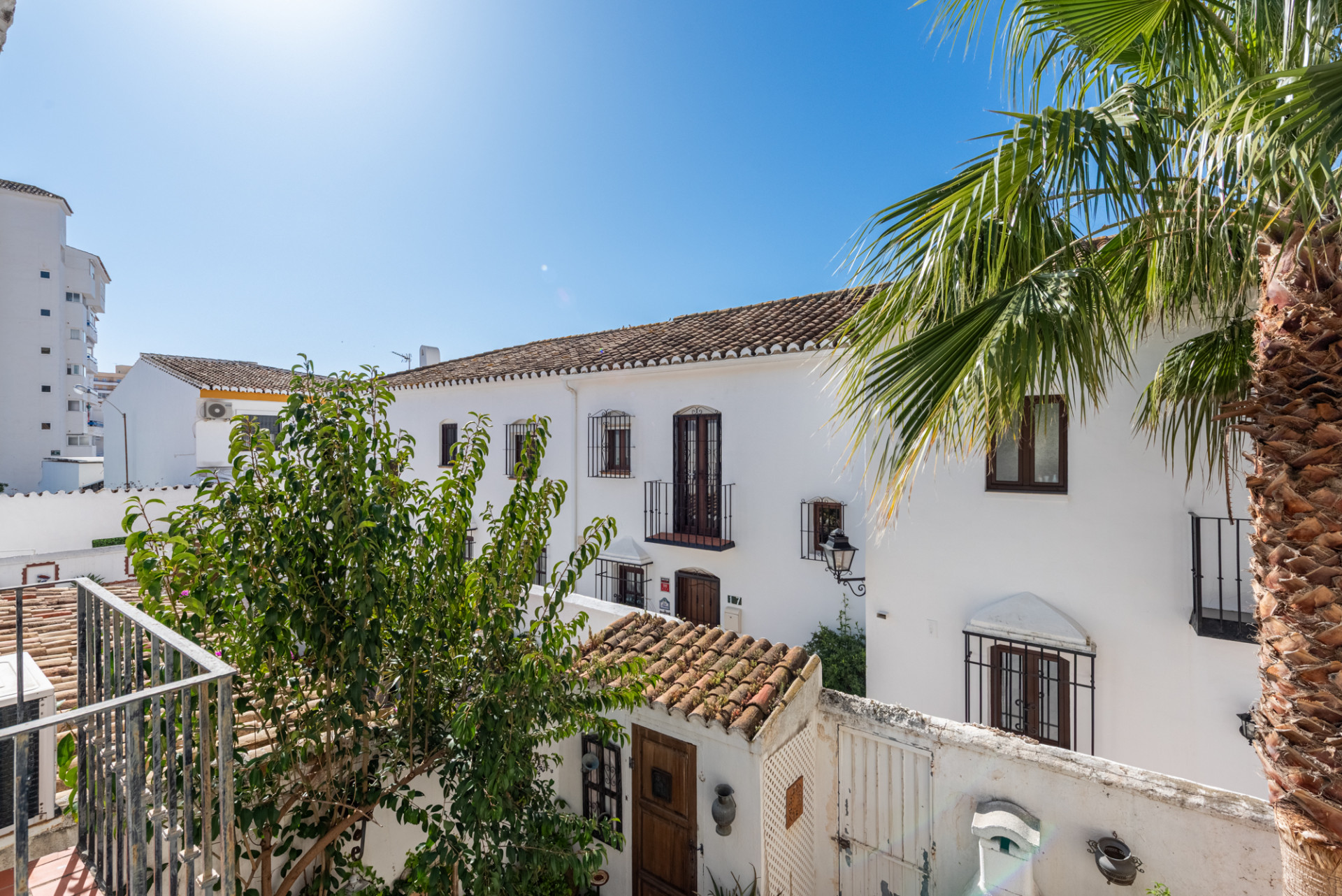 Charming townhouse for sale in Pueblo López – prime central location in Fuengirola