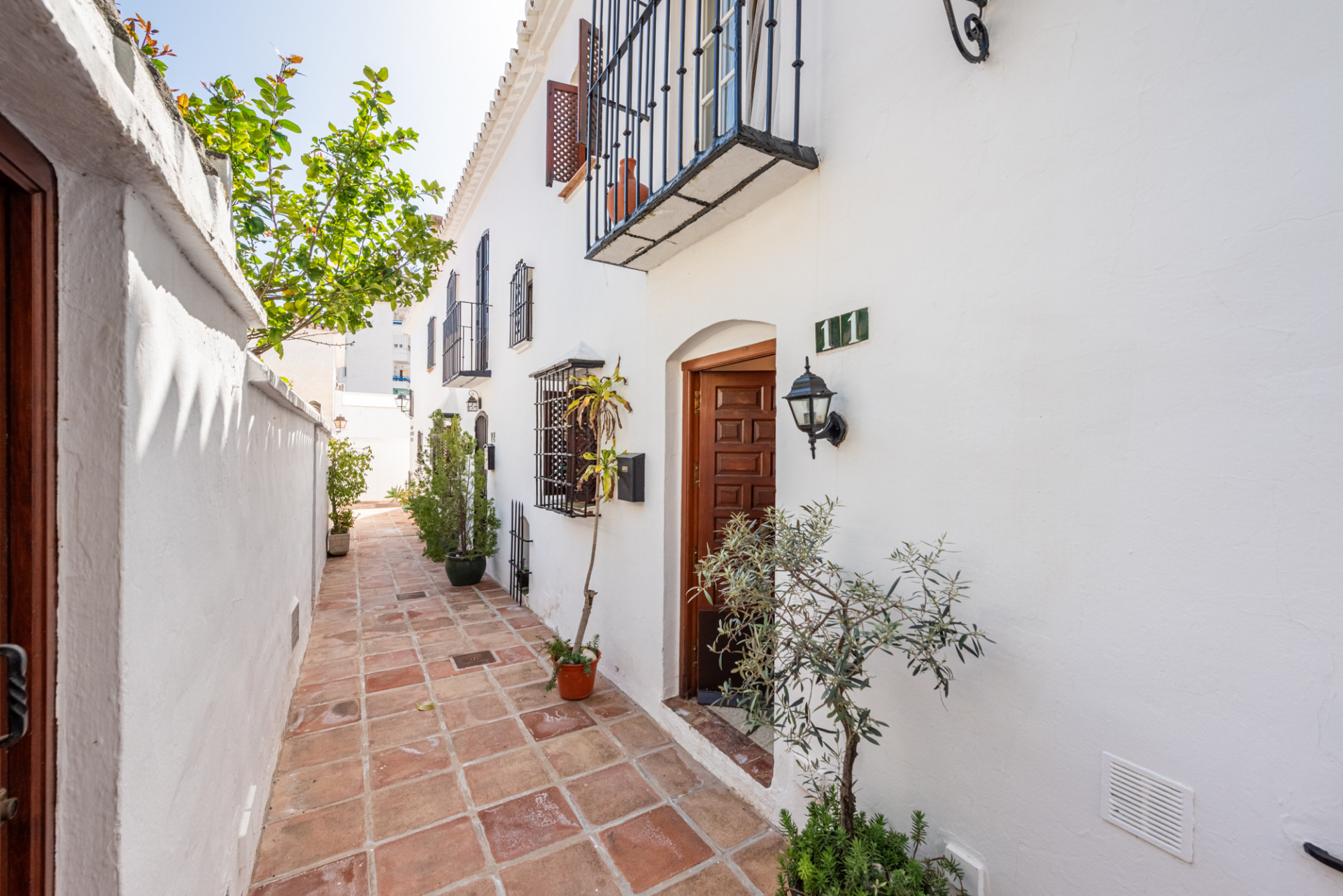 Charming townhouse for sale in Pueblo López – prime central location in Fuengirola