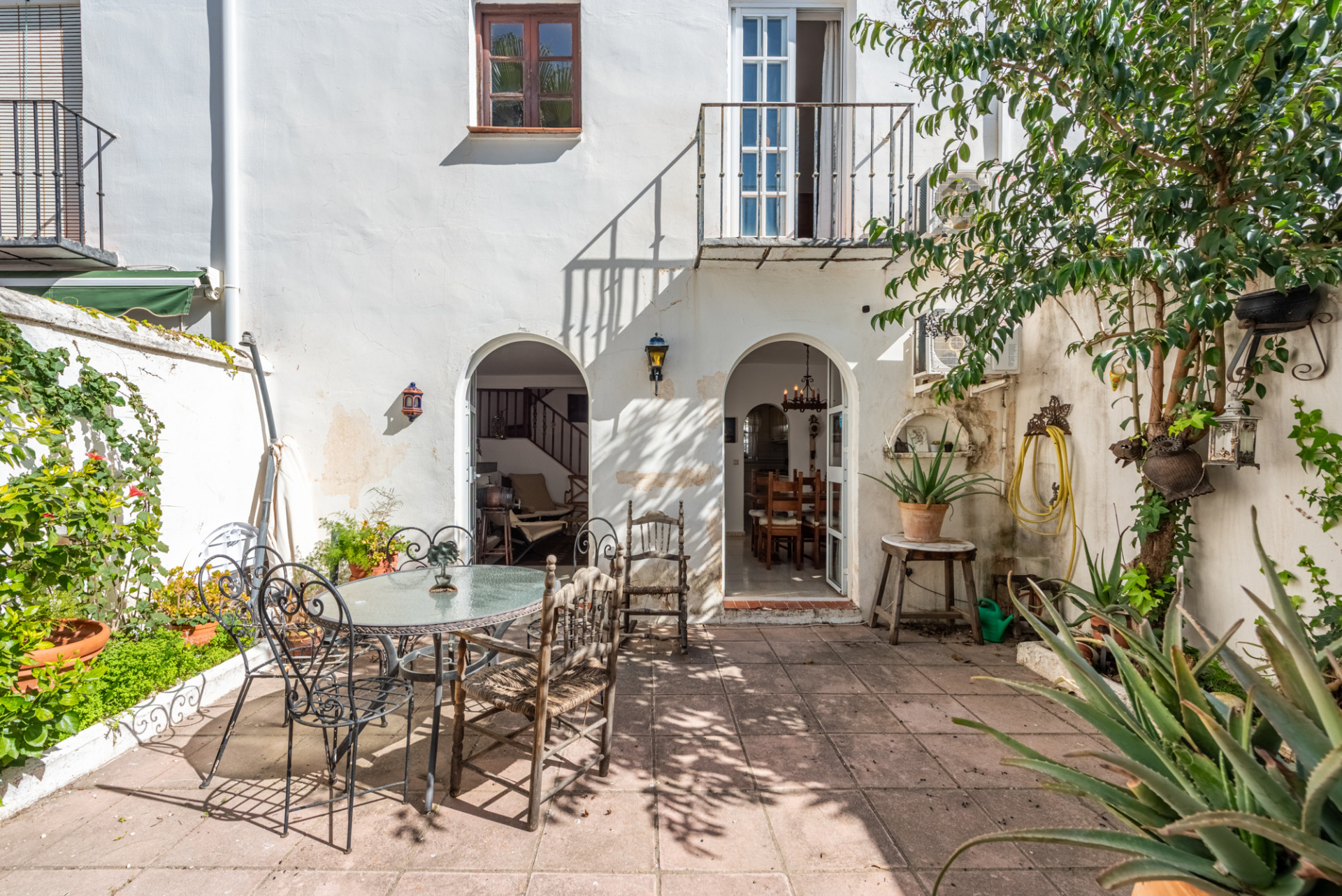 Charming townhouse for sale in Pueblo López – prime central location in Fuengirola