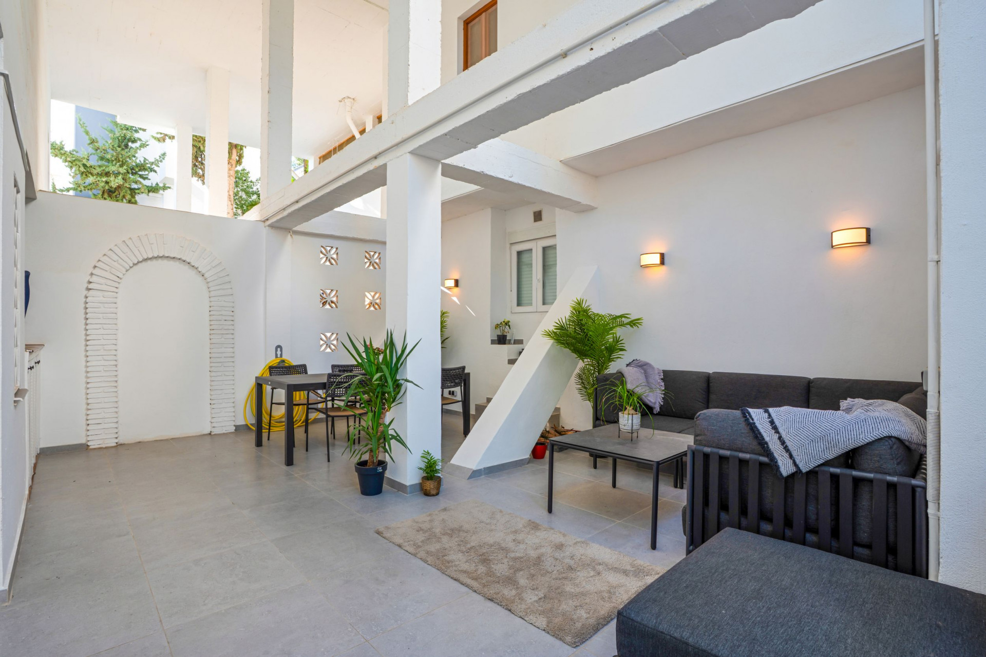 Newly renovated duplex apartment with seaviews