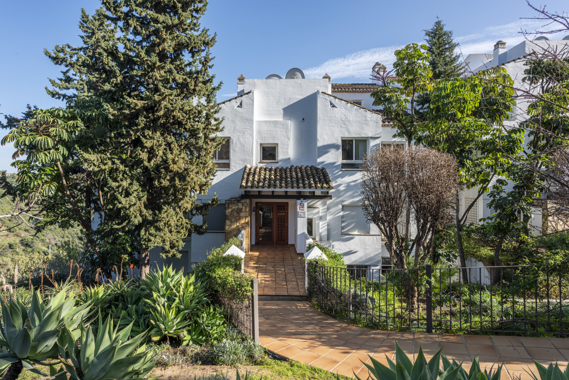 Duplex Penthouse in Altos De La Quinta