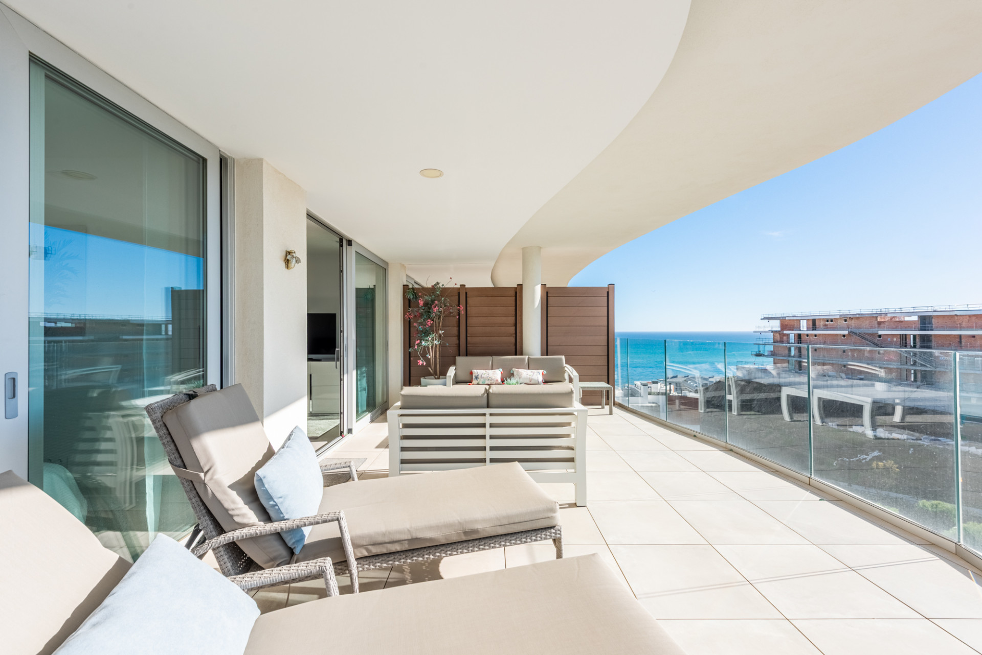 Stylish 2 bedrooms apartment with terrace and sea  views in Panoramica, El Higueron