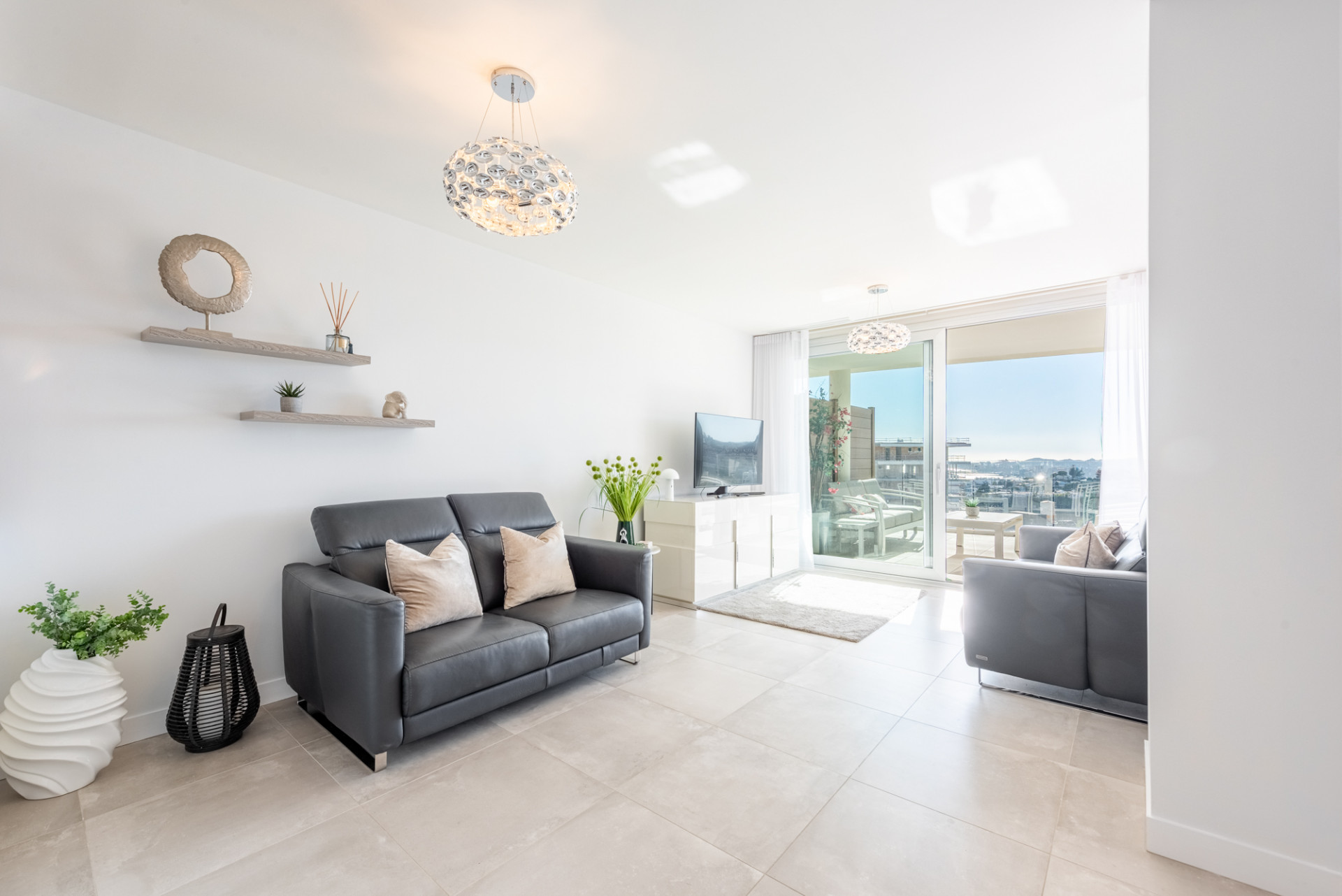 Stylish 2 bedrooms apartment with terrace and sea  views in Panoramica, El Higueron