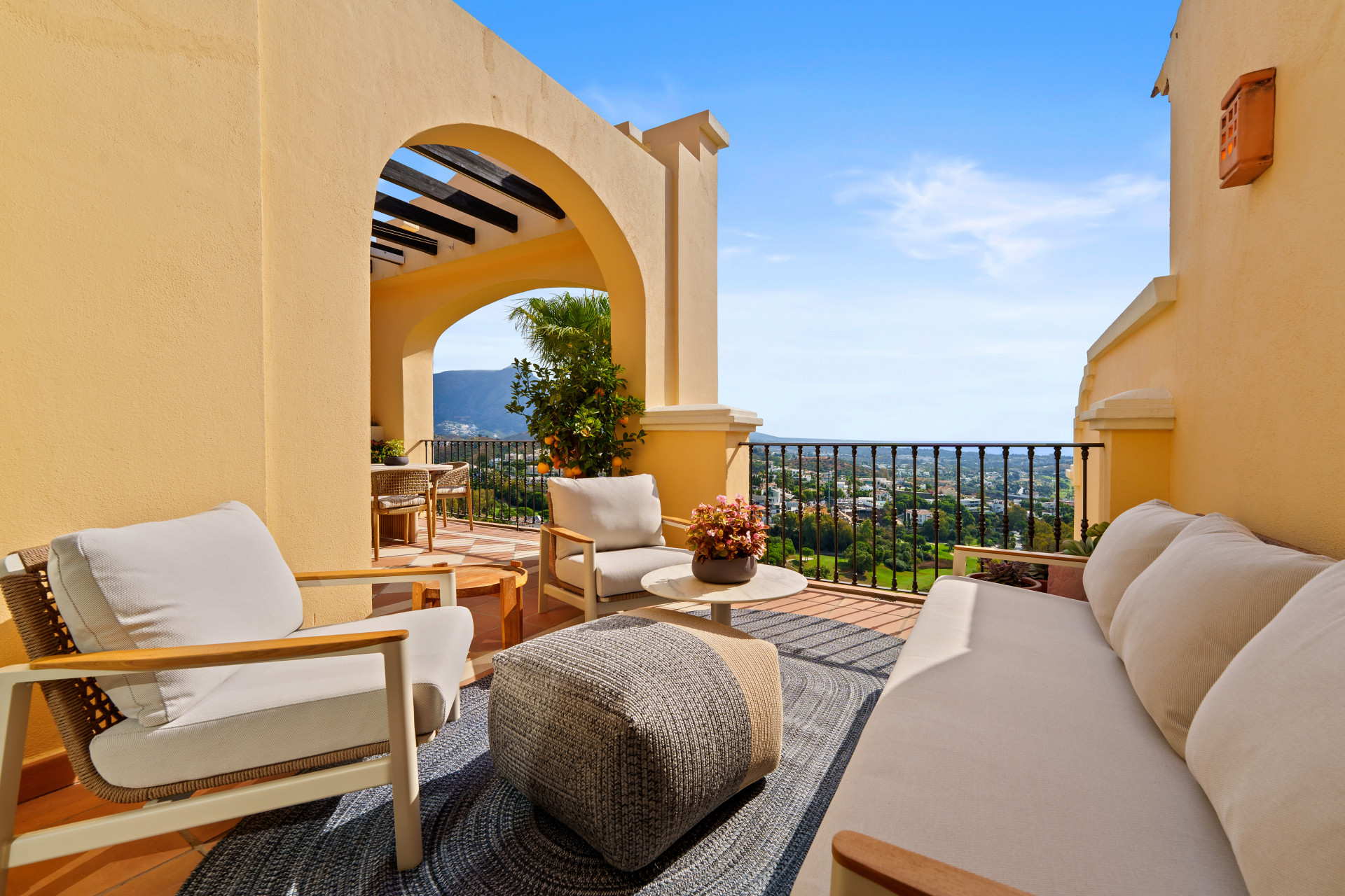 Image 1: Penthouse Duplex For sale, Benahavís, €1,275,000 [361-12288P]