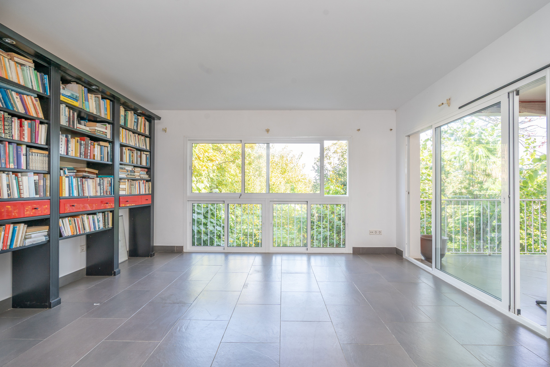 Unique Modern Villa on a Large Plot in Estepona — photo 12