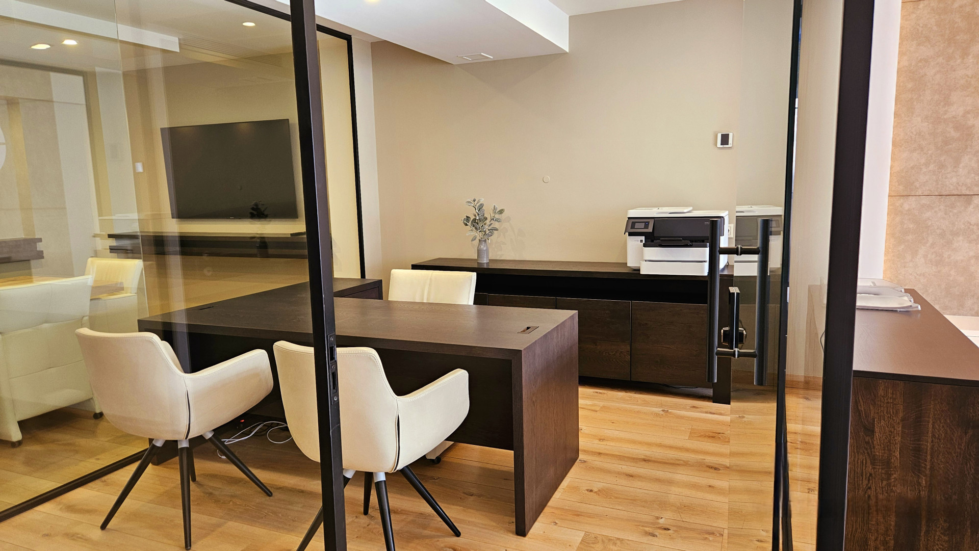 OFFICE - COMMERCIAL PREMISES FOR RENT IN PUERTO BANÚS – NUEVA ANDALUCÍA (MARBELLA) — photo 8