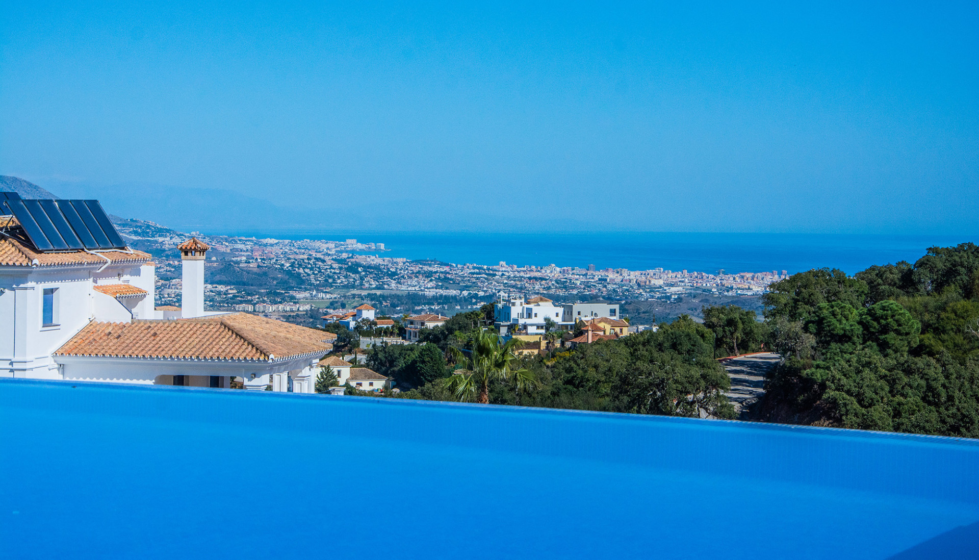 Beautiful villa with mesmerising sea views in La Mairena