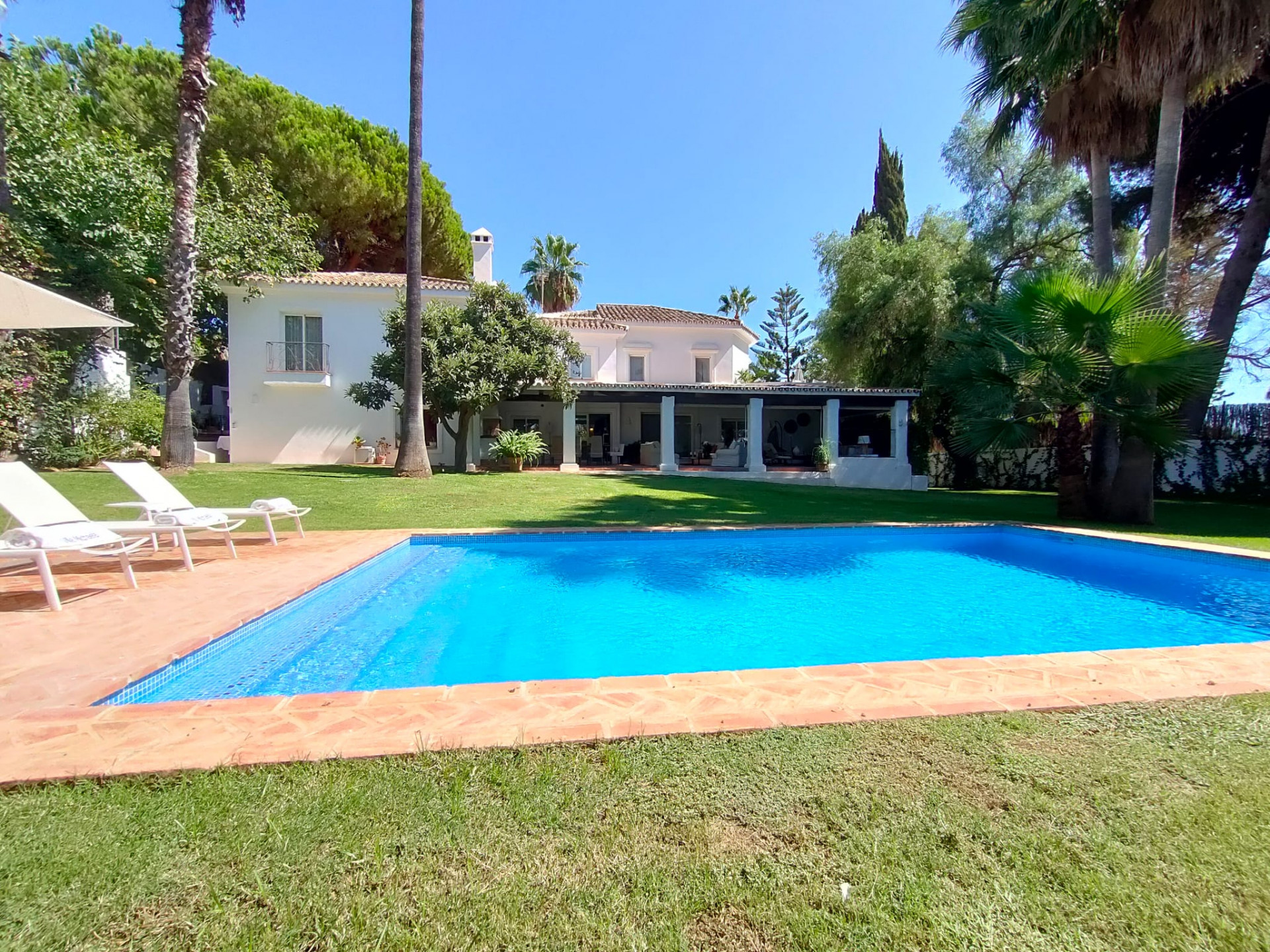 Villa for sale in Nagueles