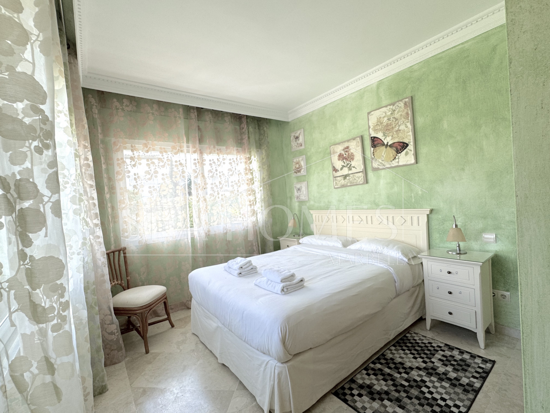 Exclusive Apartment for Sale in Costalita Urbanization, Estepona - New Golden Mile