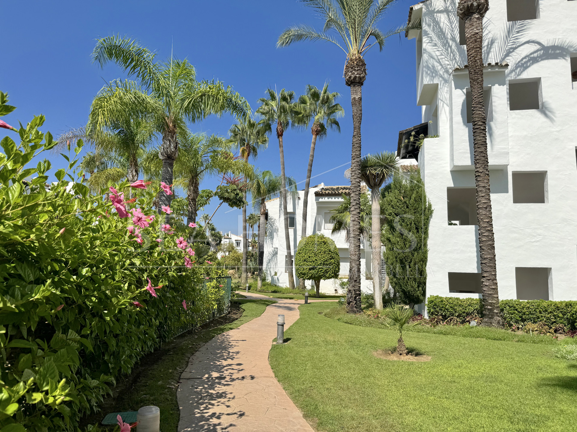 Exclusive Apartment for Sale in Costalita Urbanization, Estepona - New Golden Mile