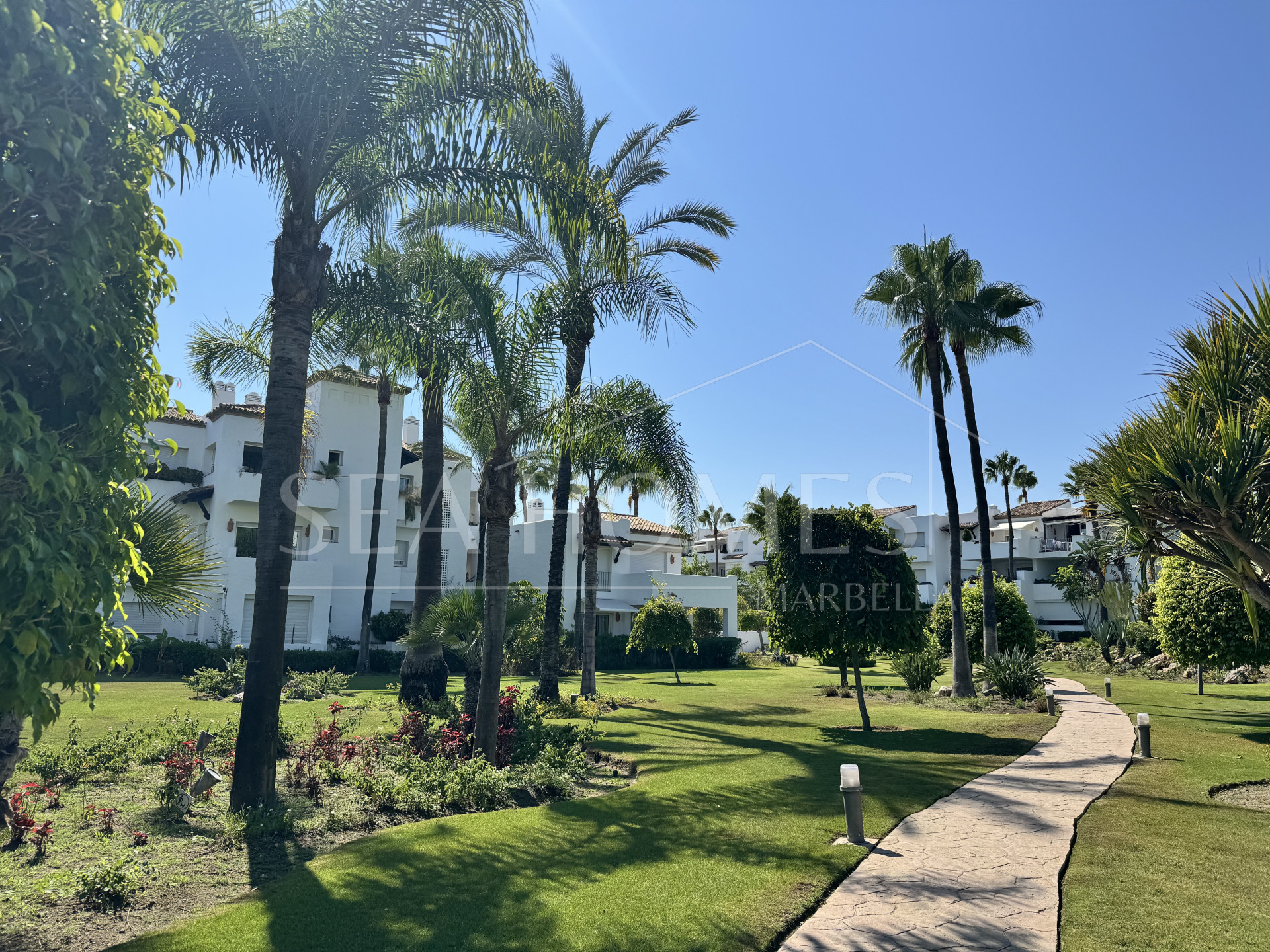 Exclusive Apartment for Sale in Costalita Urbanization, Estepona - New Golden Mile