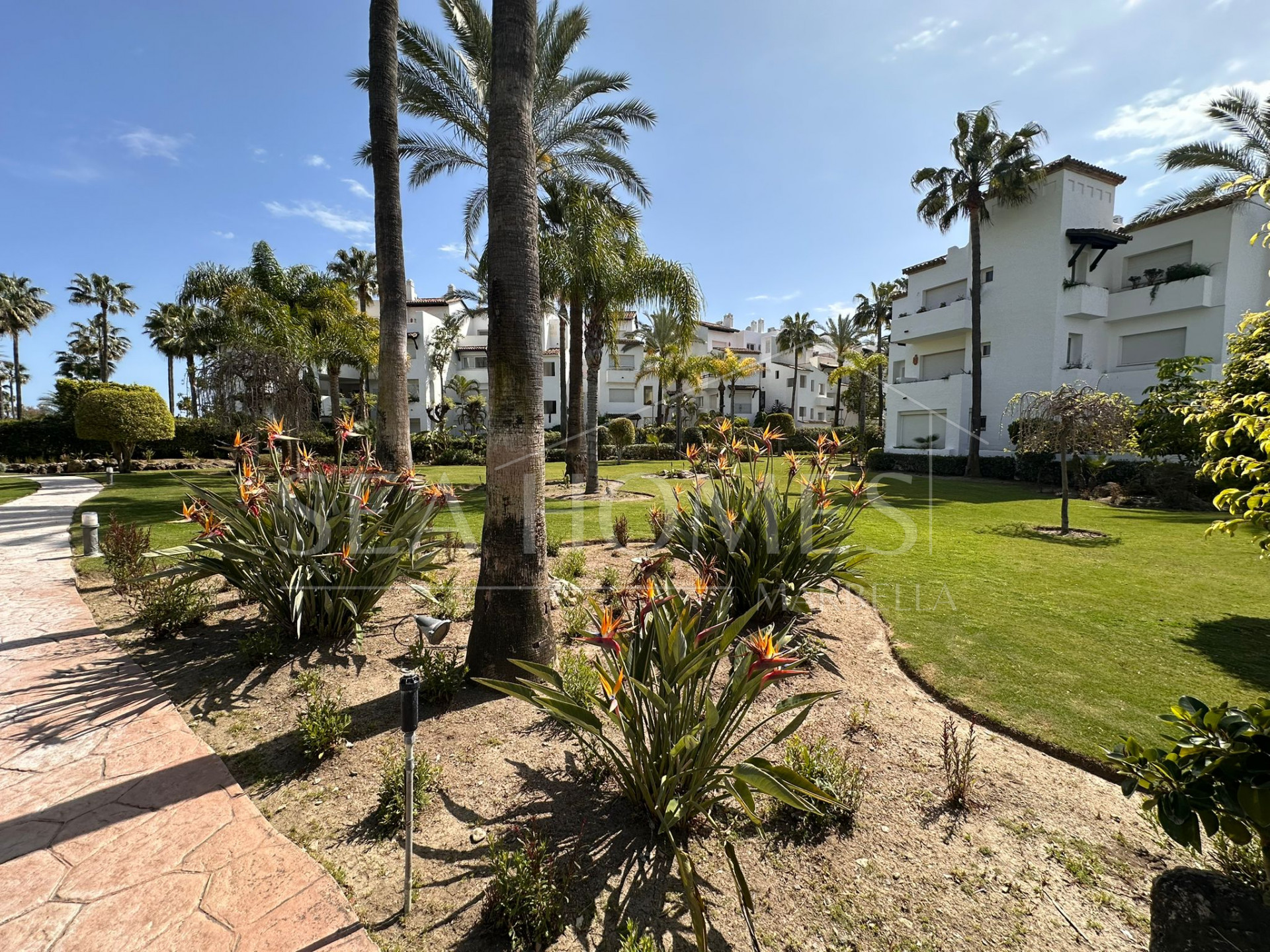 Exclusive Apartment for Sale in Costalita Urbanization, Estepona - New Golden Mile