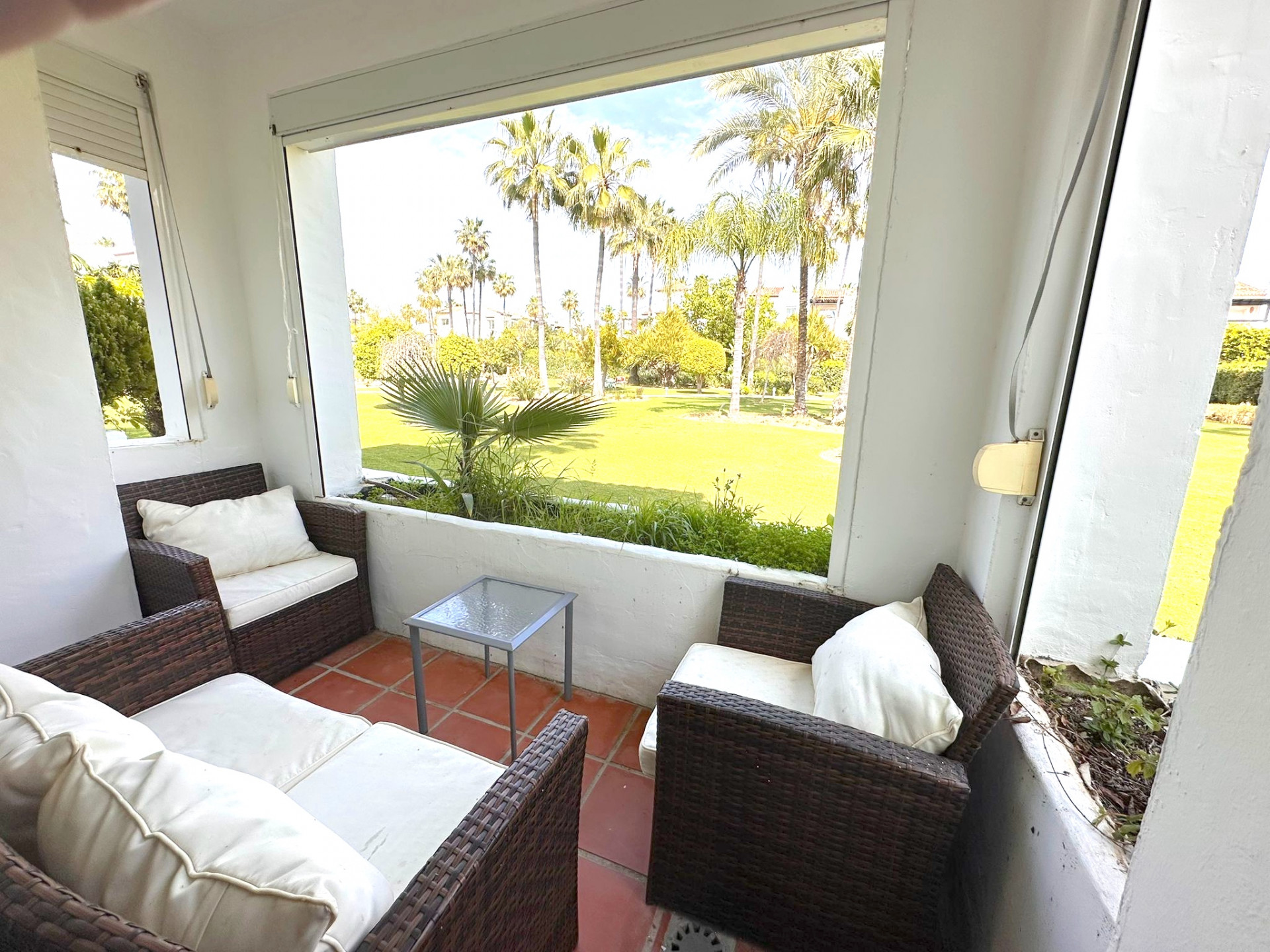 Exclusivo Piso en Venta en la Urbanización Costalita, Estepona - Nueva Milla de Oro