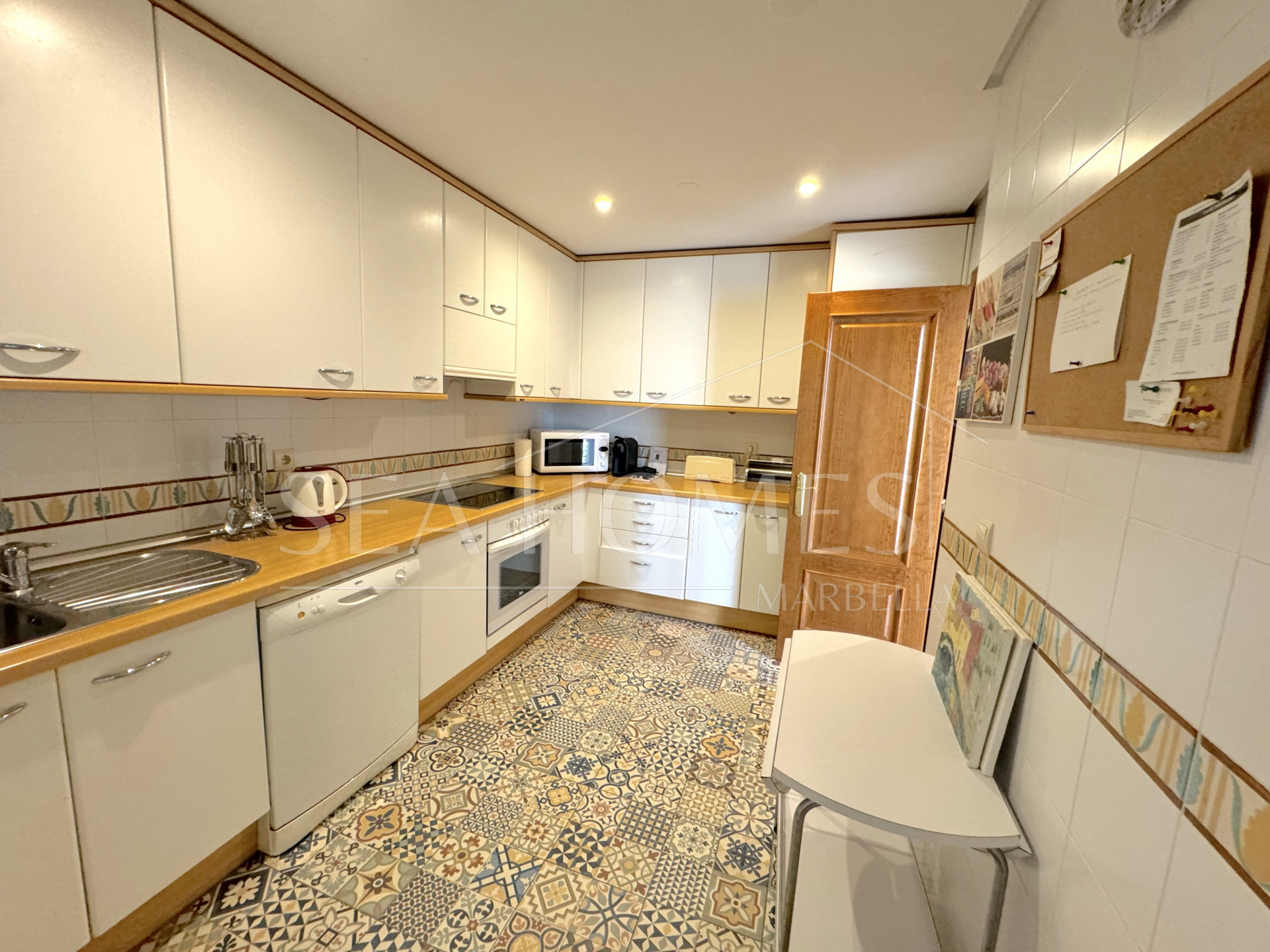 Exclusive Apartment for Sale in Costalita Urbanization, Estepona - New Golden Mile