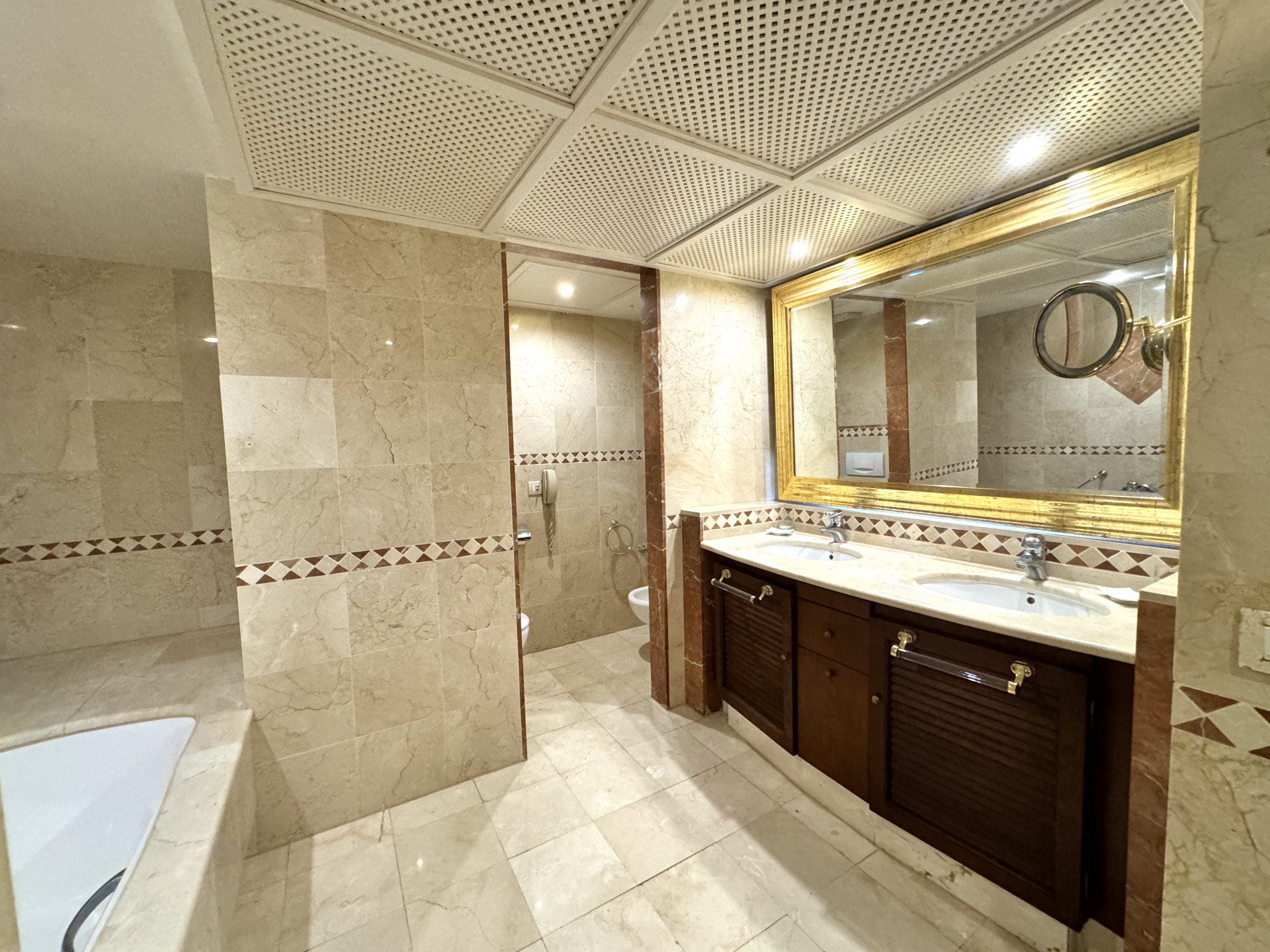 Image 8: Apartment For sale, Estepona, €1,100,000 [HFMs698329]