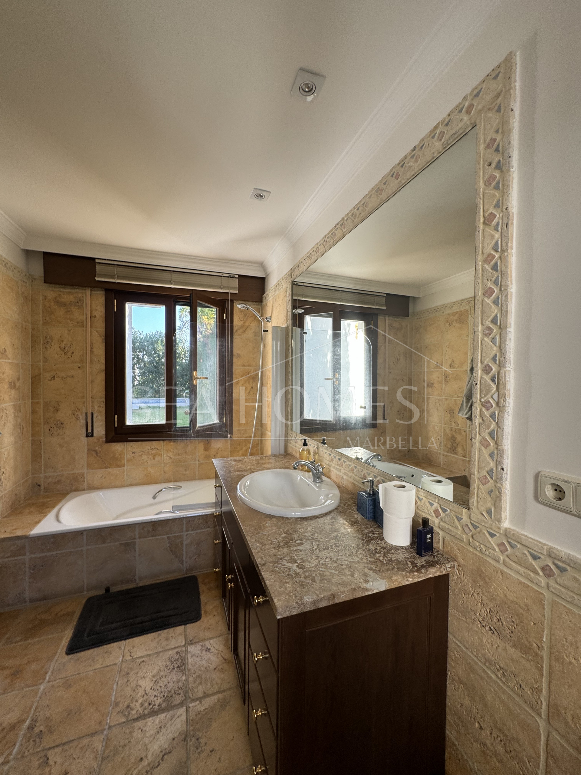 Villa for long term rental in  Los Flamingos Benahavis