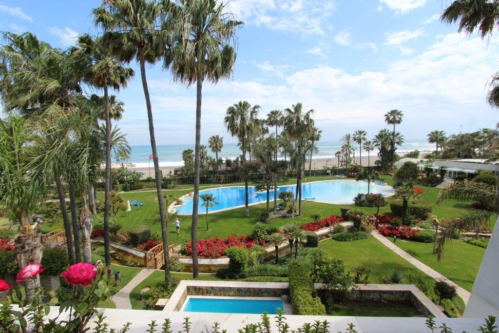 Apartamento en venta en Los Granados, Marbella - Puerto Banus