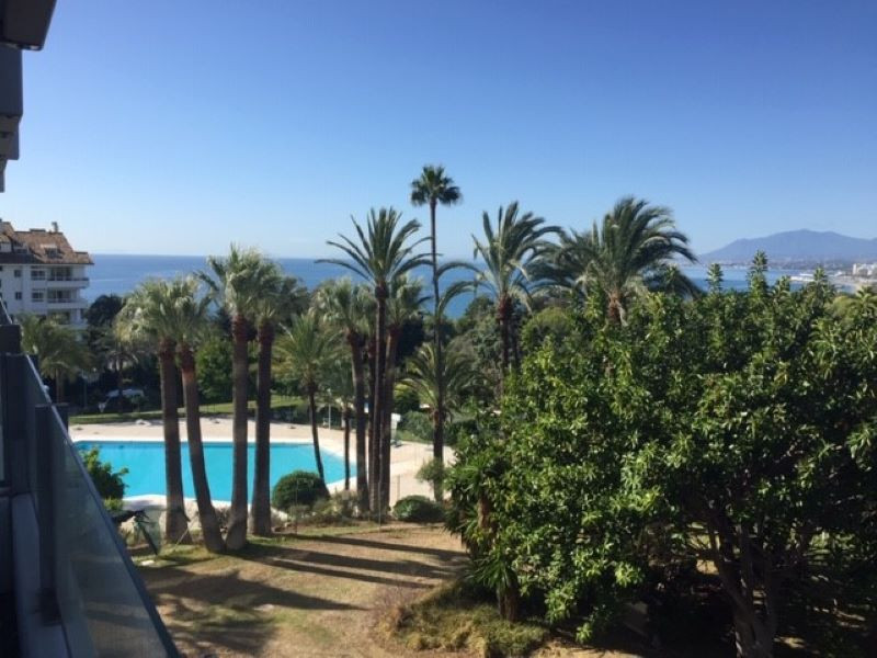 Apartamento en venta en Rio Real, Marbella Este