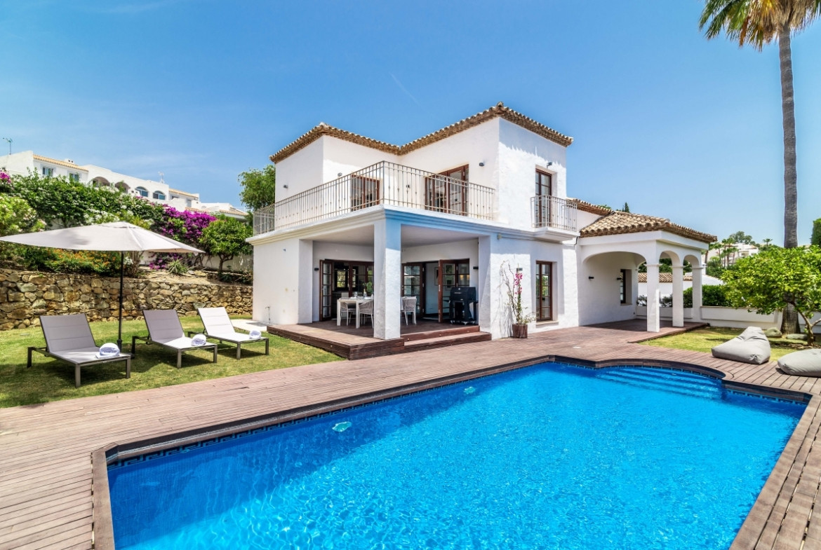 Villa zum Verkauf en Marbella Country Club, Nueva Andalucia