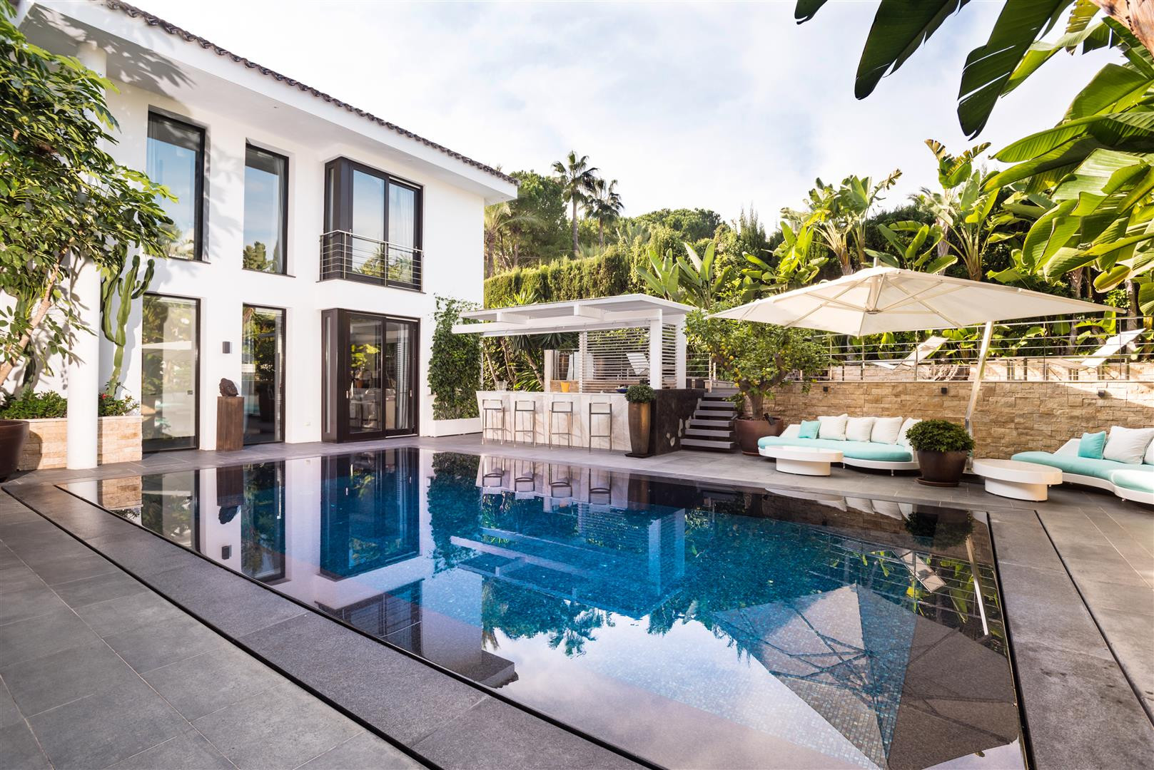 Villa for sale in  Los Monteros Playa, Marbella East