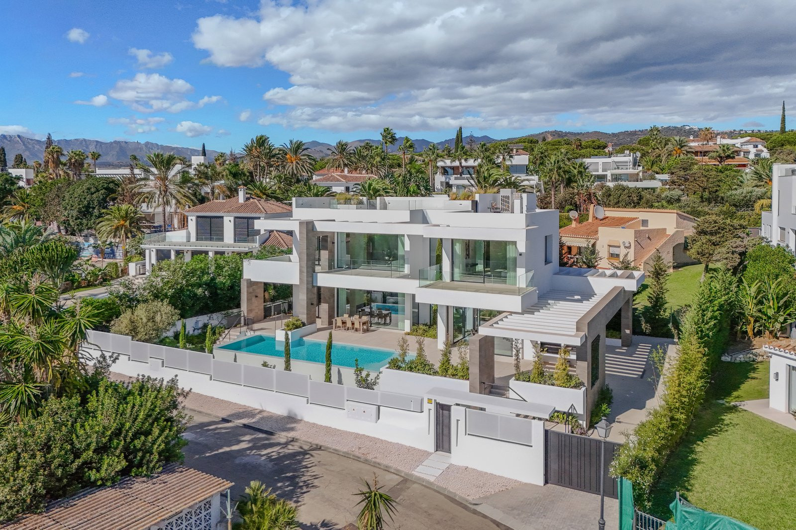 Villa for sale in  Marbesa, Marbella East