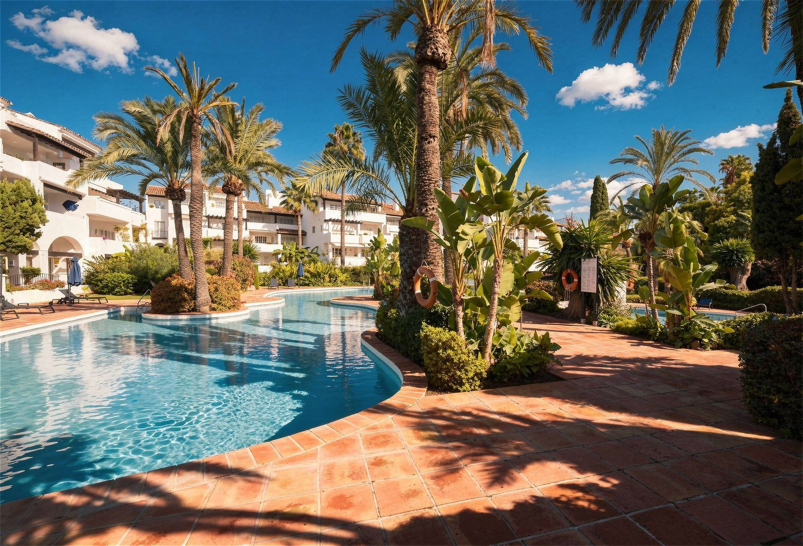 Ground Floor Apartment for sale in  Puente Romano, Marbella Golden Mile