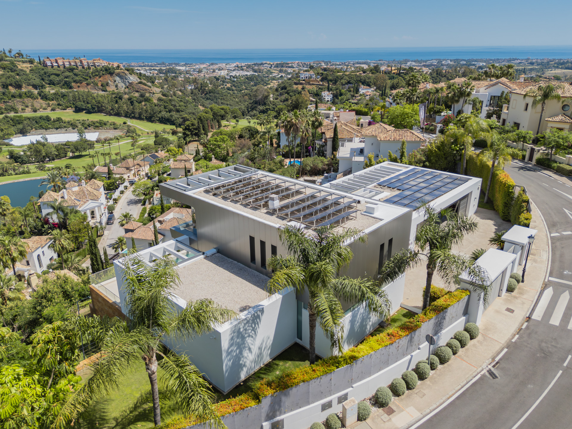 Villa zum Verkauf en Los Arqueros, Benahavis