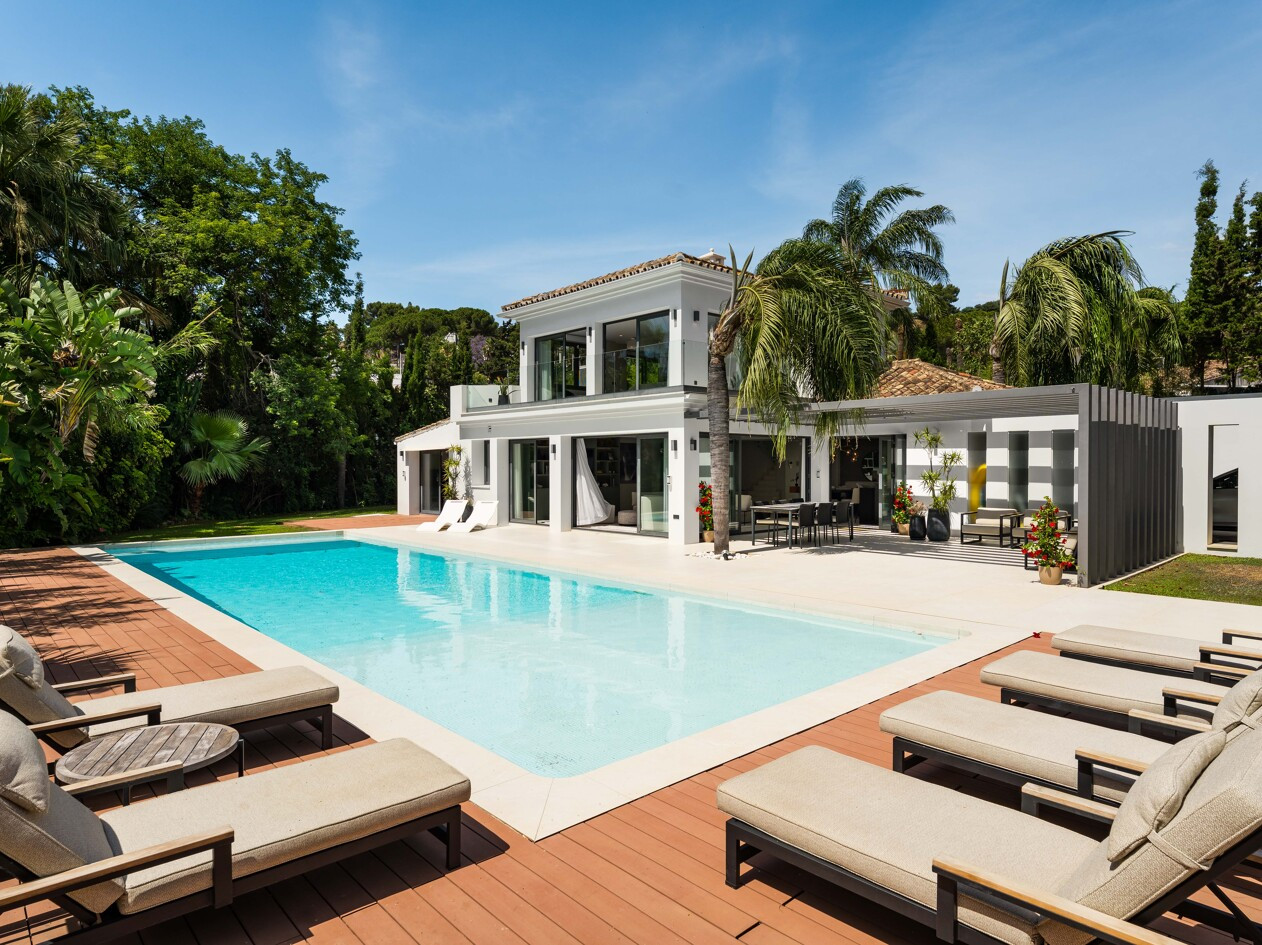 Villa for sale in  Nueva Andalucia