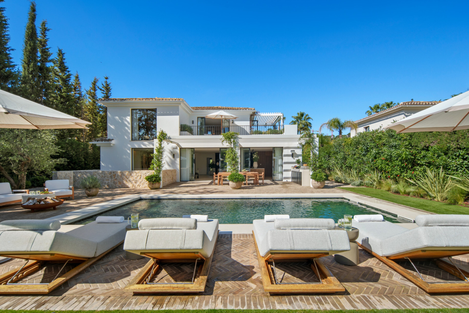 Villa zum Verkauf en Nueva Andalucia
