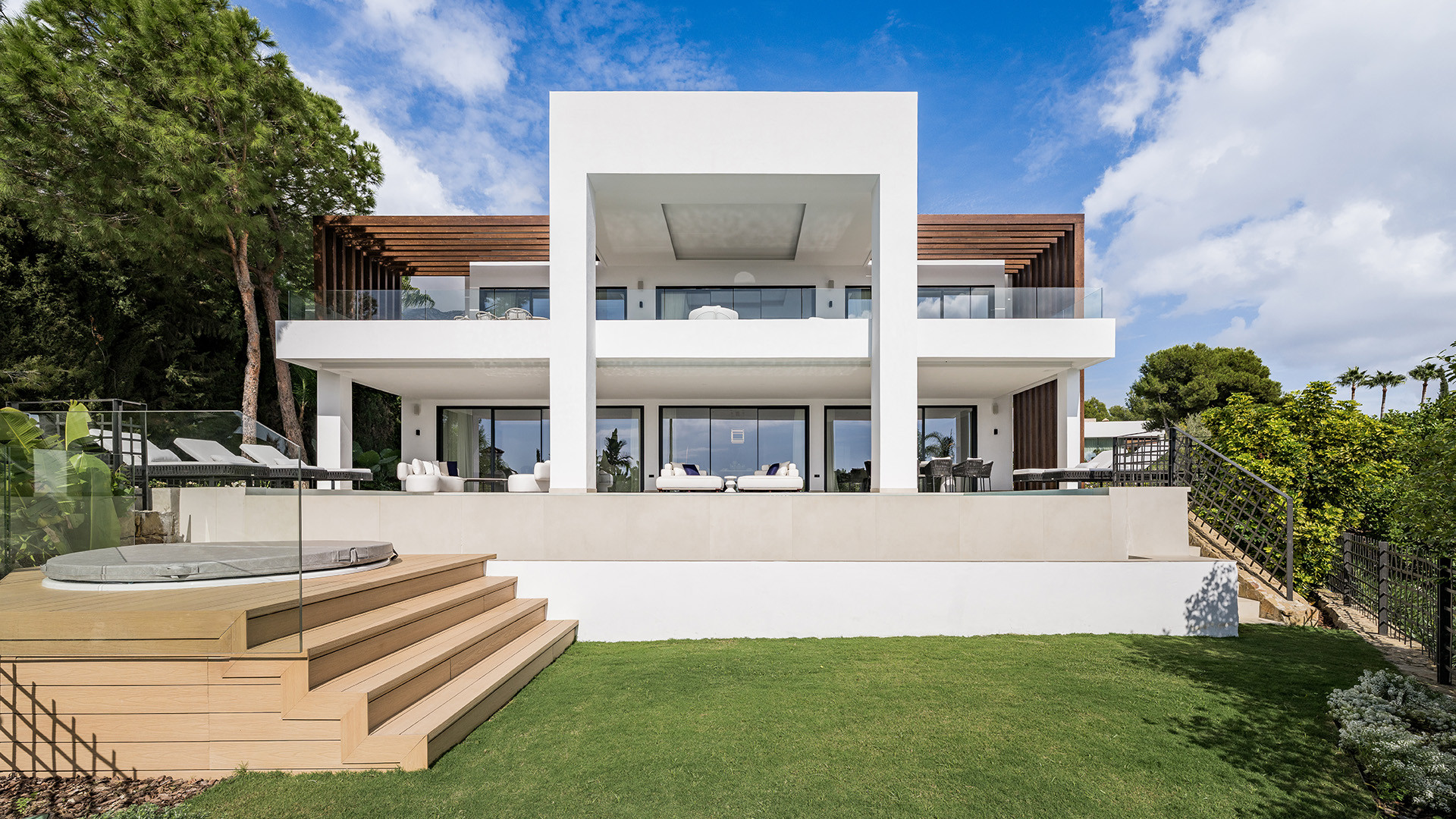 Villa for sale in  Sierra Blanca, Marbella Golden Mile