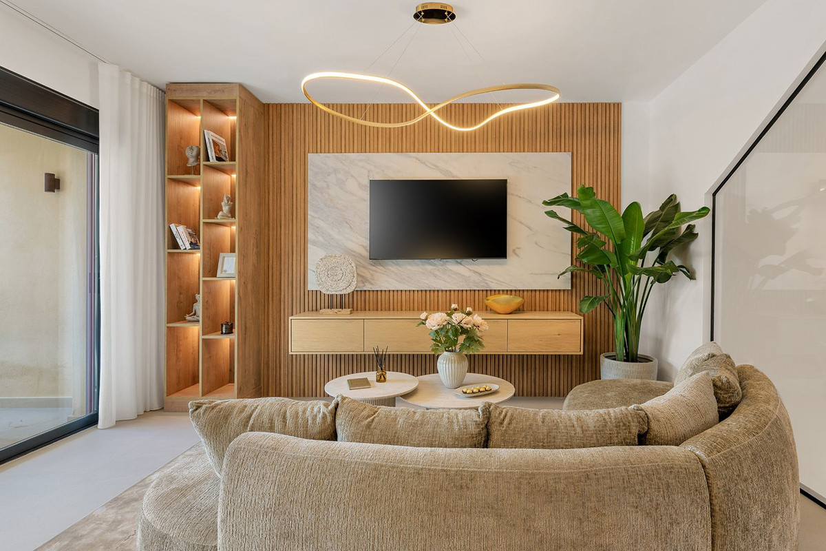 Таунхаус в продаже в  Jardines de las Lomas, Золотая Миля