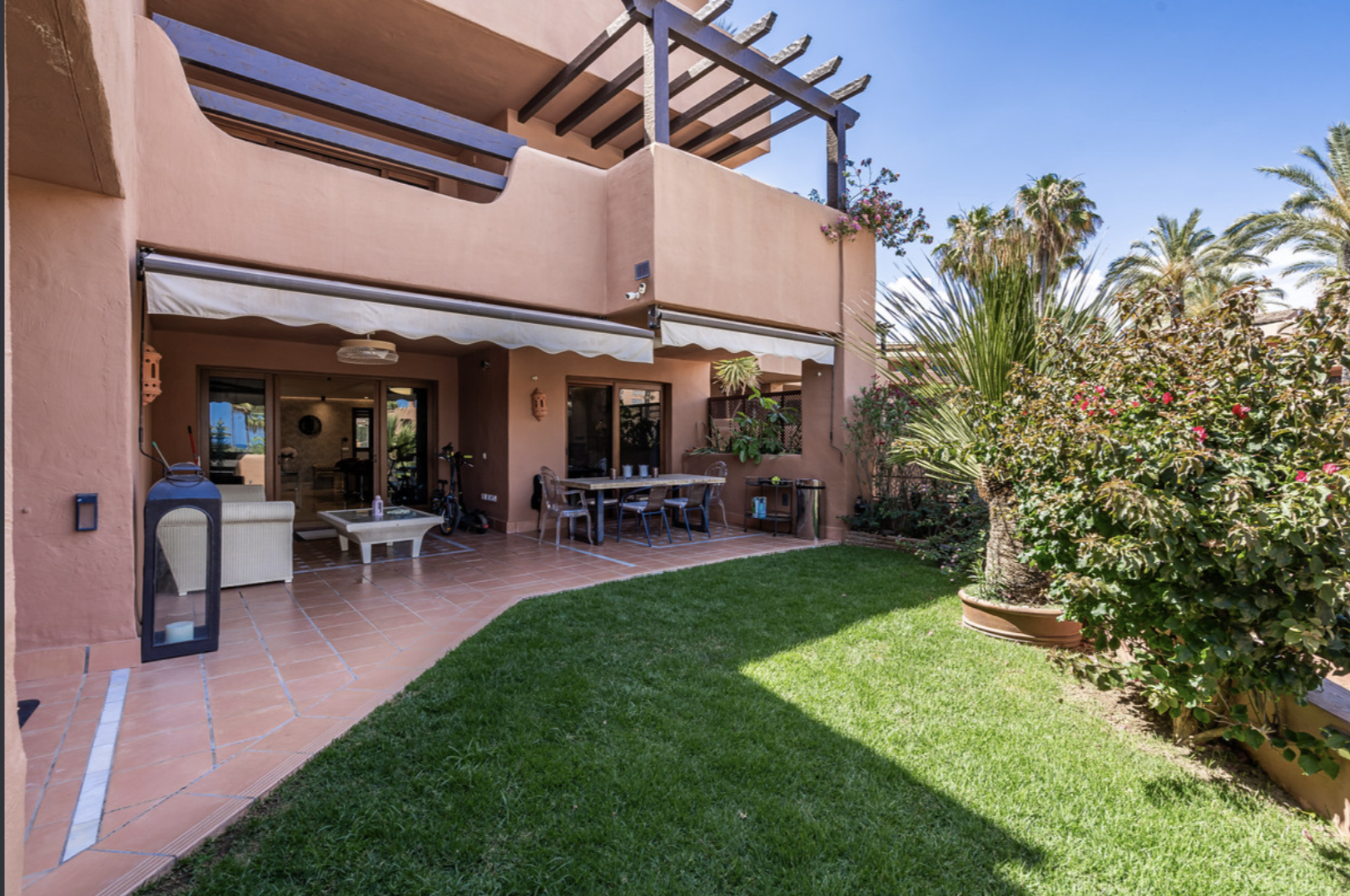 Апартамент на нижнем этаже в продаже в  Mar Azul, Эстепона