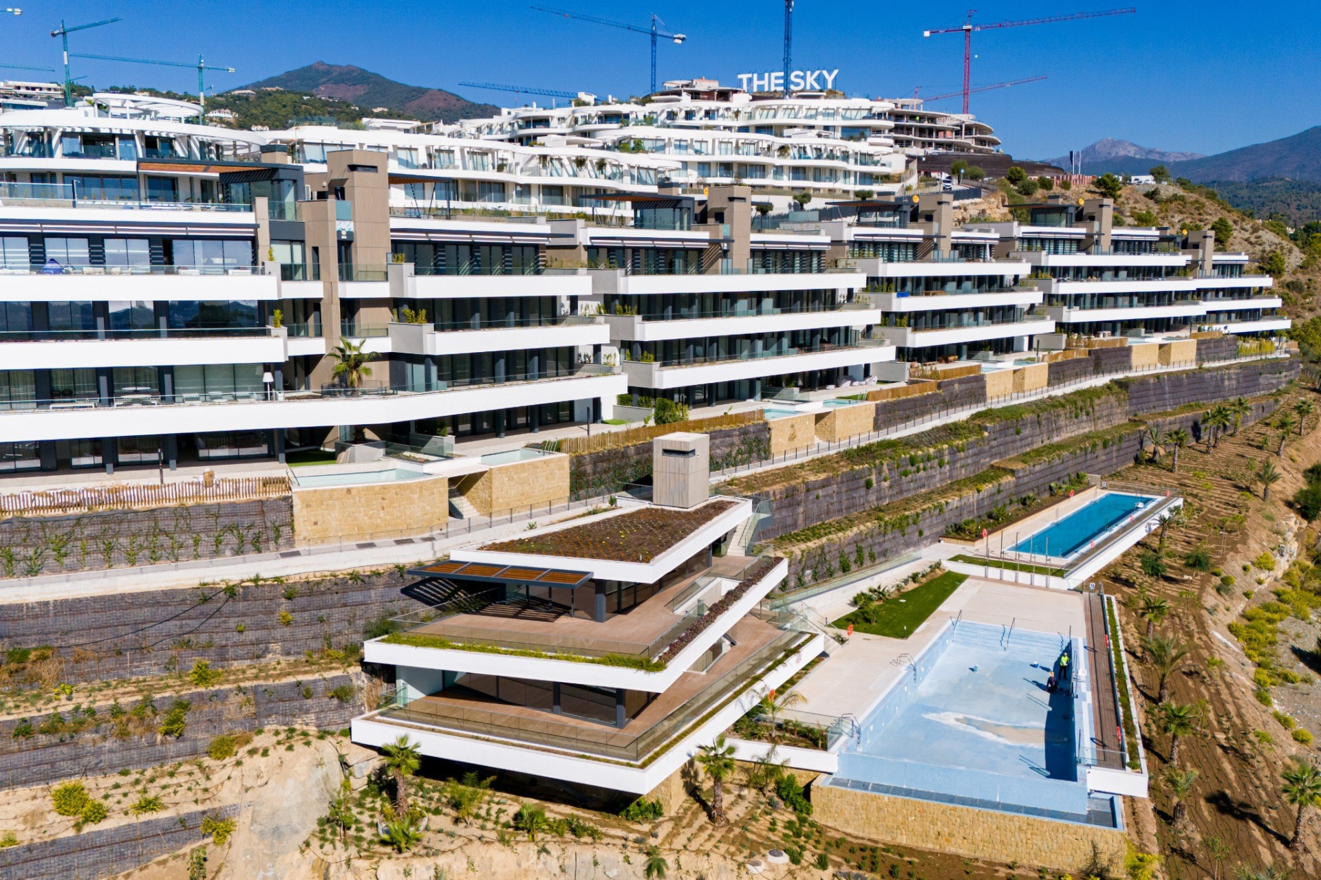 Fantastic complex of 3 and 4 bedroom apartments with panoramic sea views over the Golf Valley — photo 8