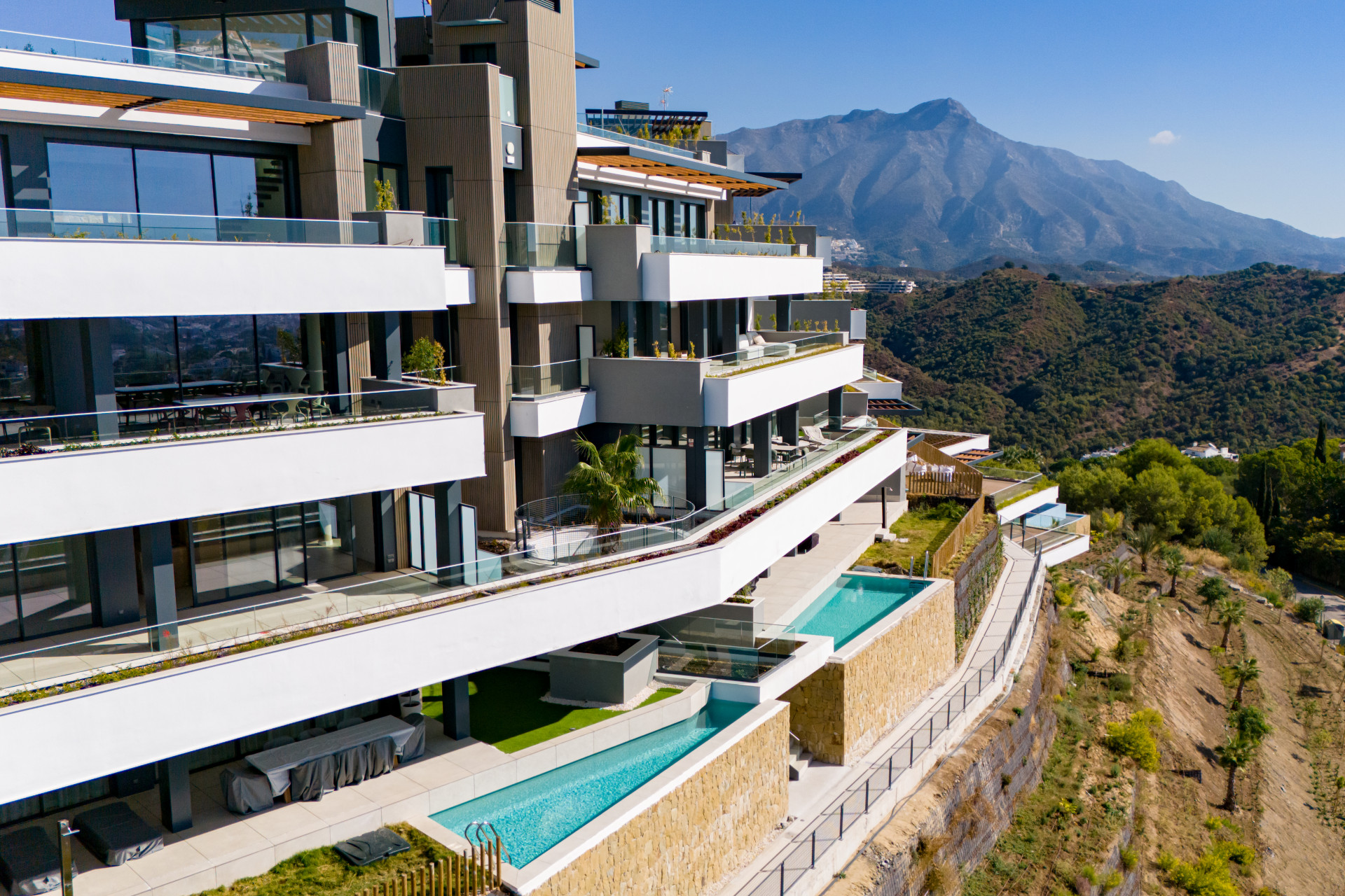 Fantastic complex of 3 and 4 bedroom apartments with panoramic sea views over the Golf Valley — photo 1