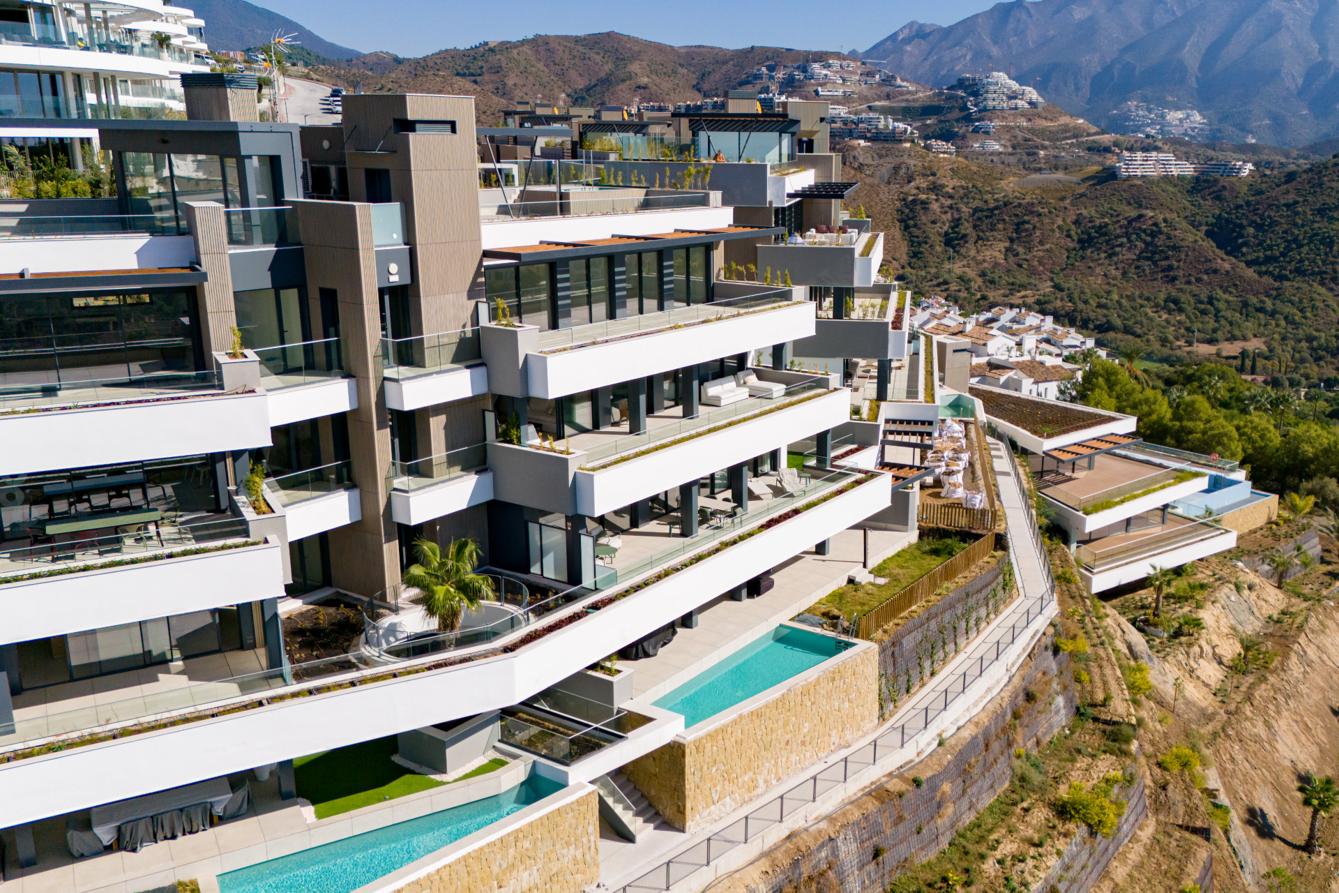 Fantastic complex of 3 and 4 bedroom apartments with panoramic sea views over the Golf Valley — photo 3