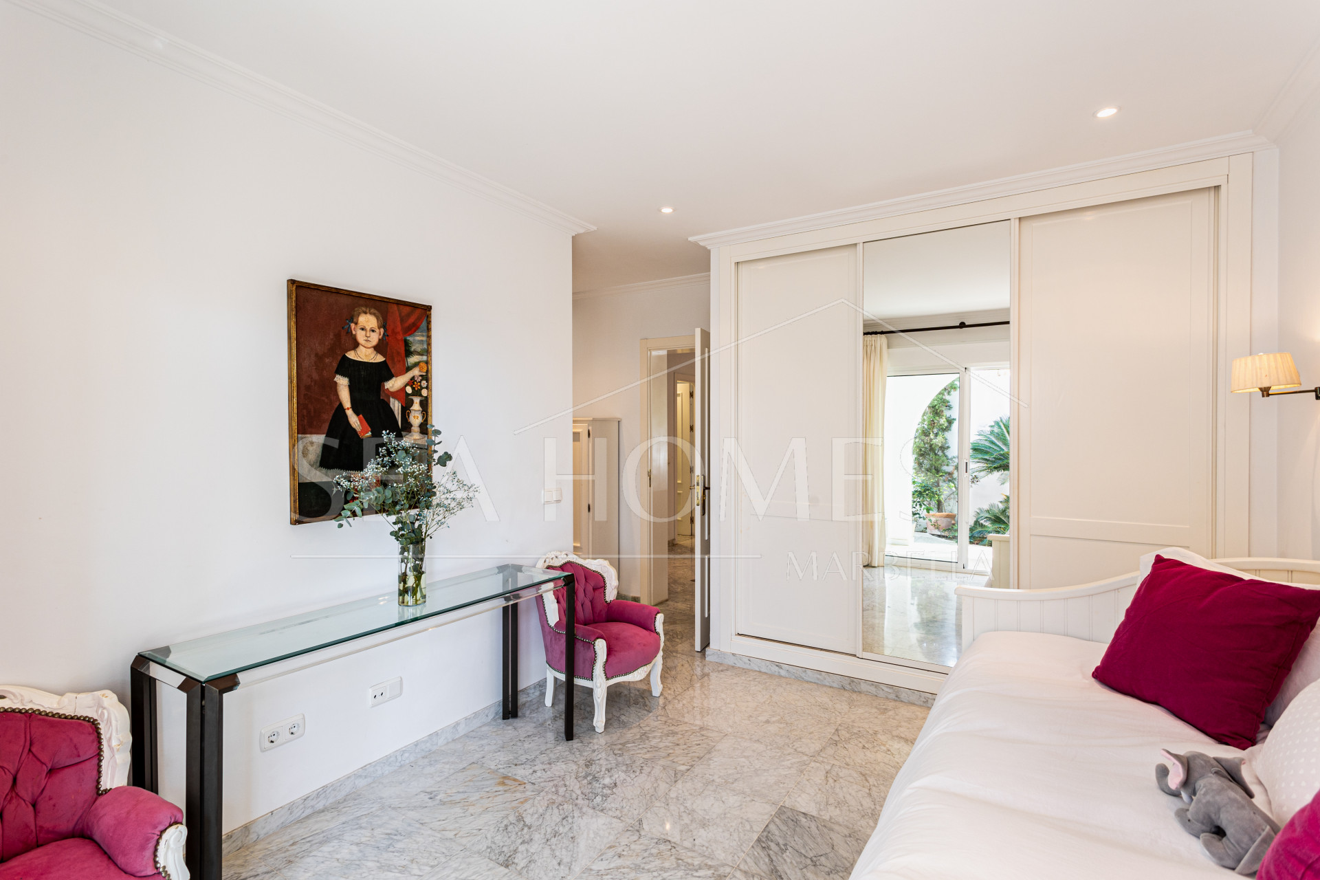 Luxury 5-bedroom villa in Los Monteros beach (Marbella) – steps from the sea with private pool