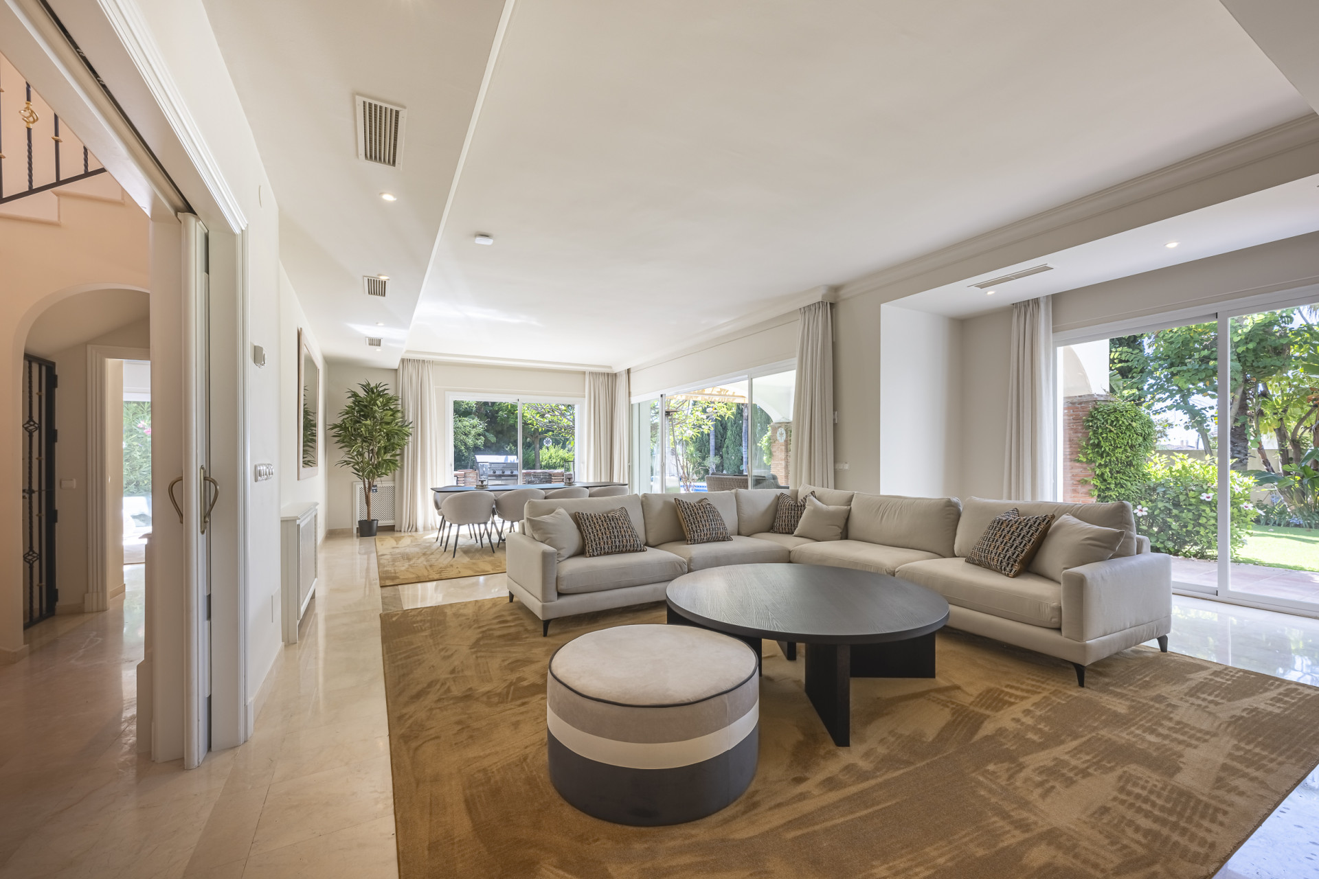 Villa zum Verkauf in Benahavis, Costa del Sol