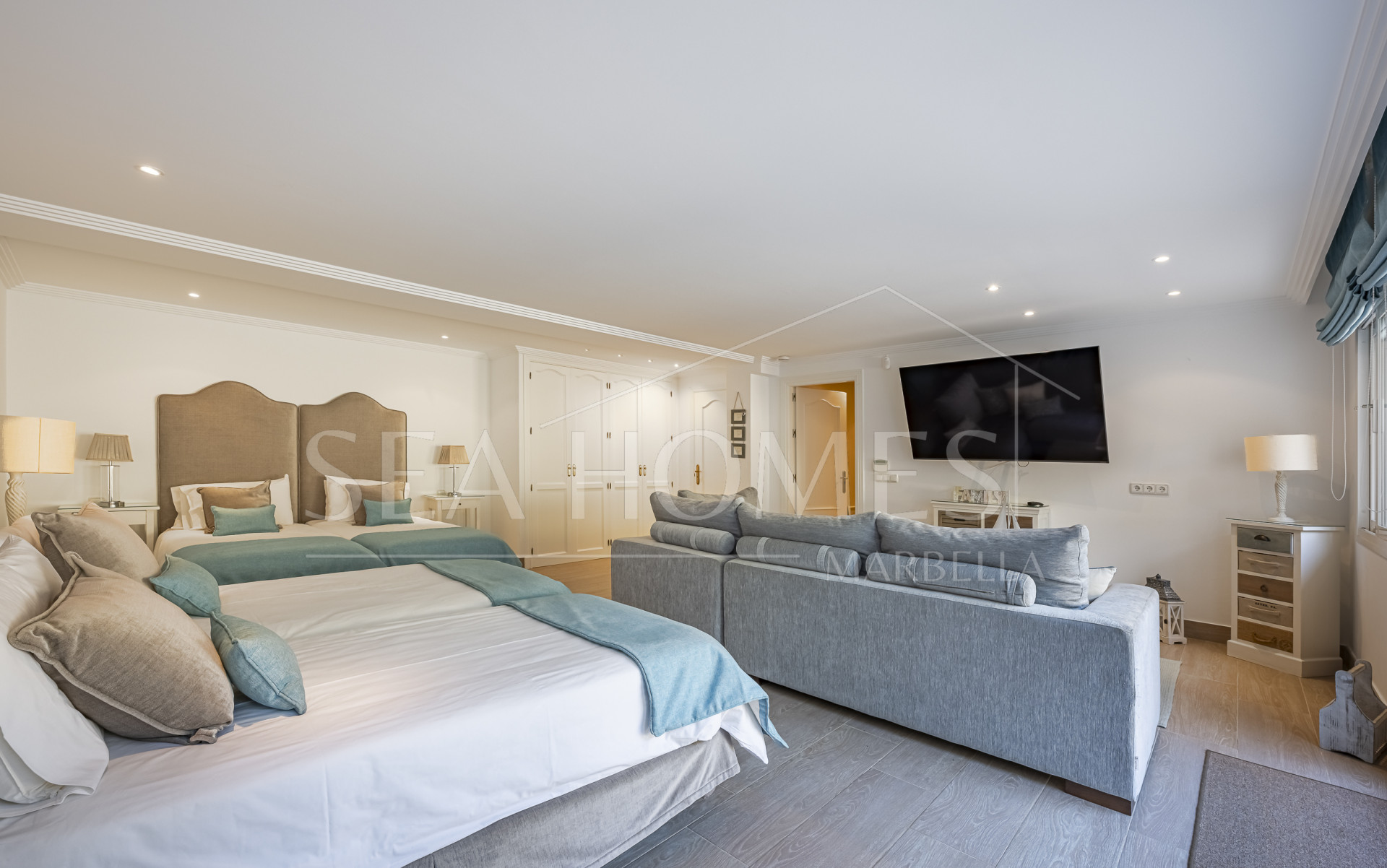 Villa Penati - Andalucian villa with 24h security