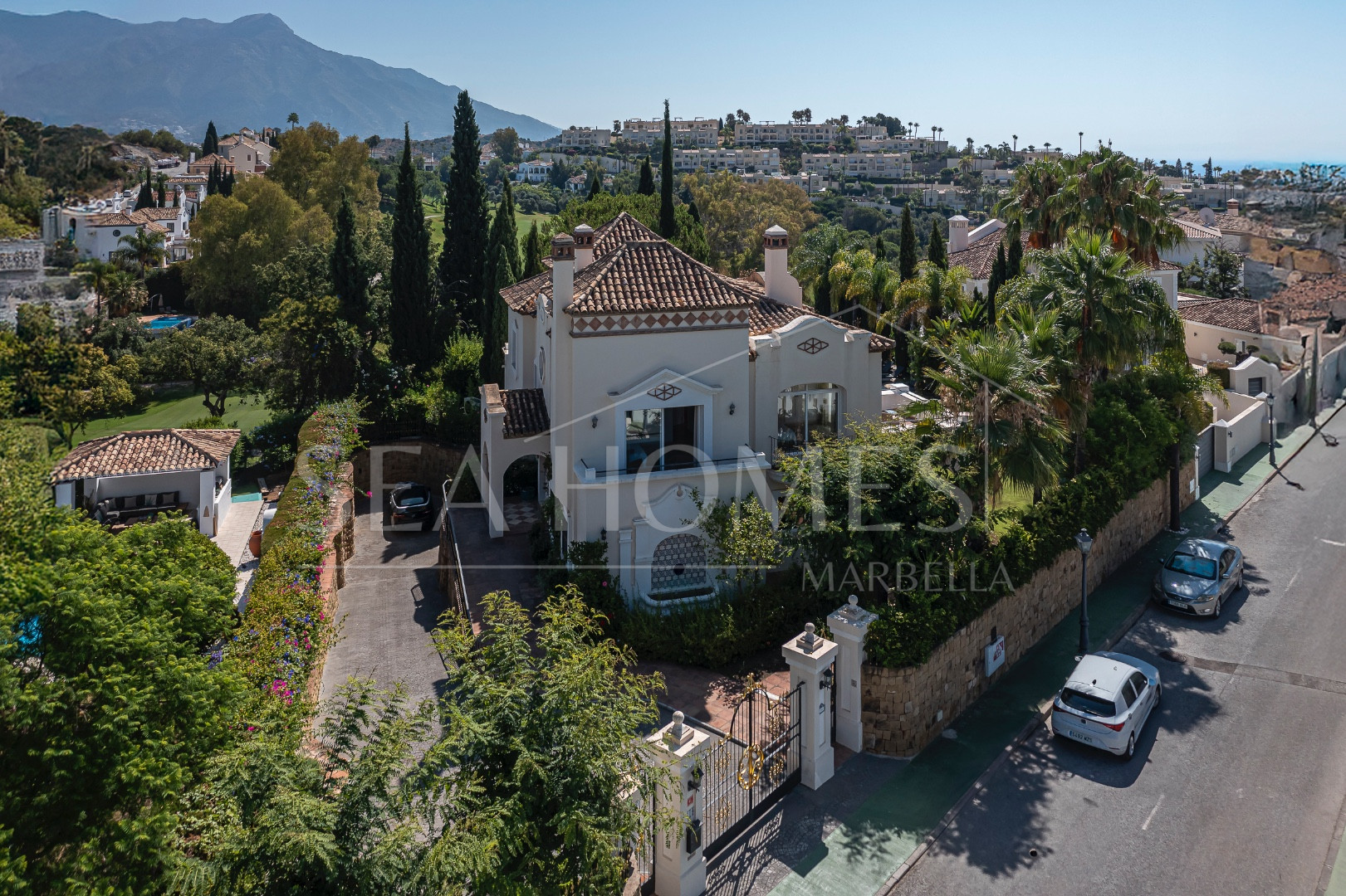 Villa Penati - Andalucian villa with 24h security