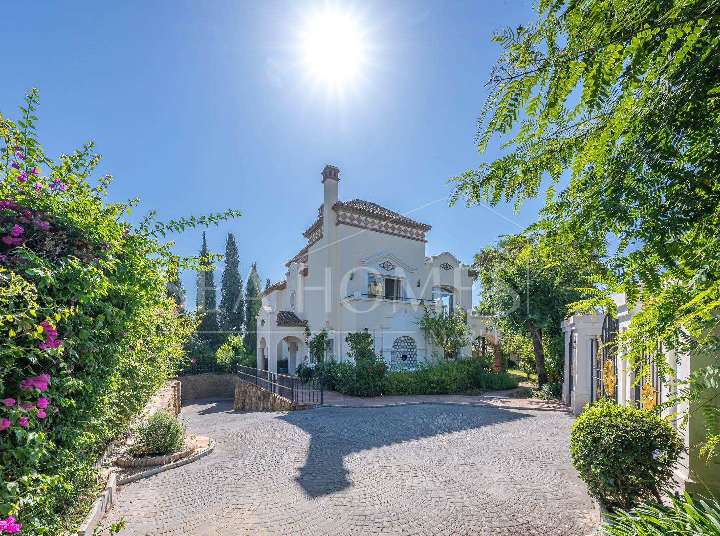 Villa Penati - Andalucian villa with 24h security