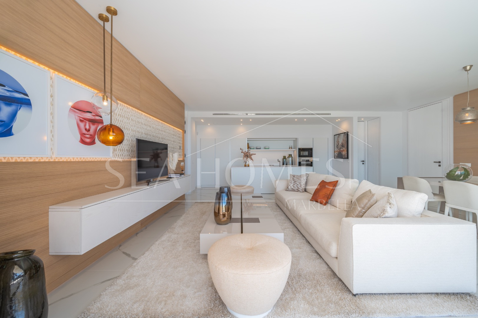 Stunning corner middle floor apartment with panoramic golf & sea views