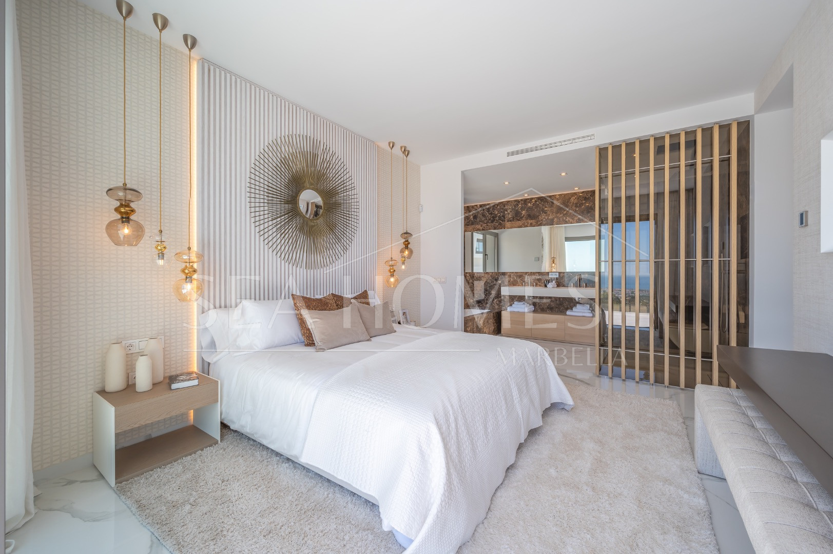 Stunning corner middle floor apartment with panoramic golf & sea views