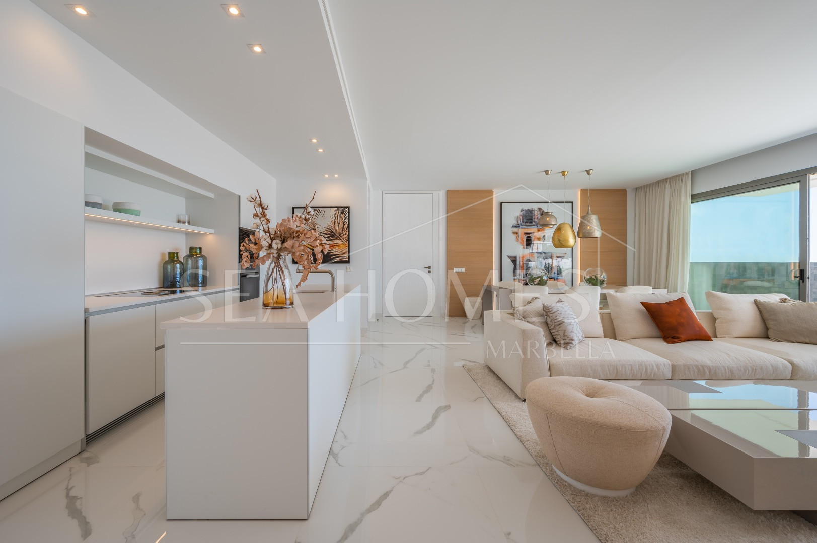 Stunning corner middle floor apartment with panoramic golf & sea views