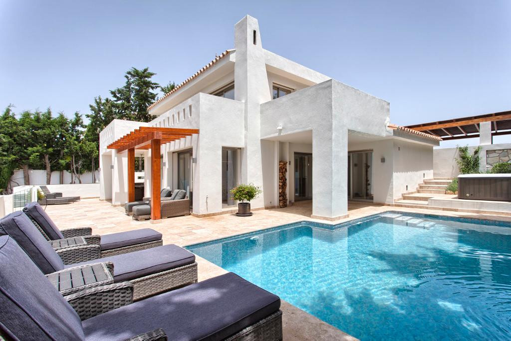 Villa in Nueva Andalucia